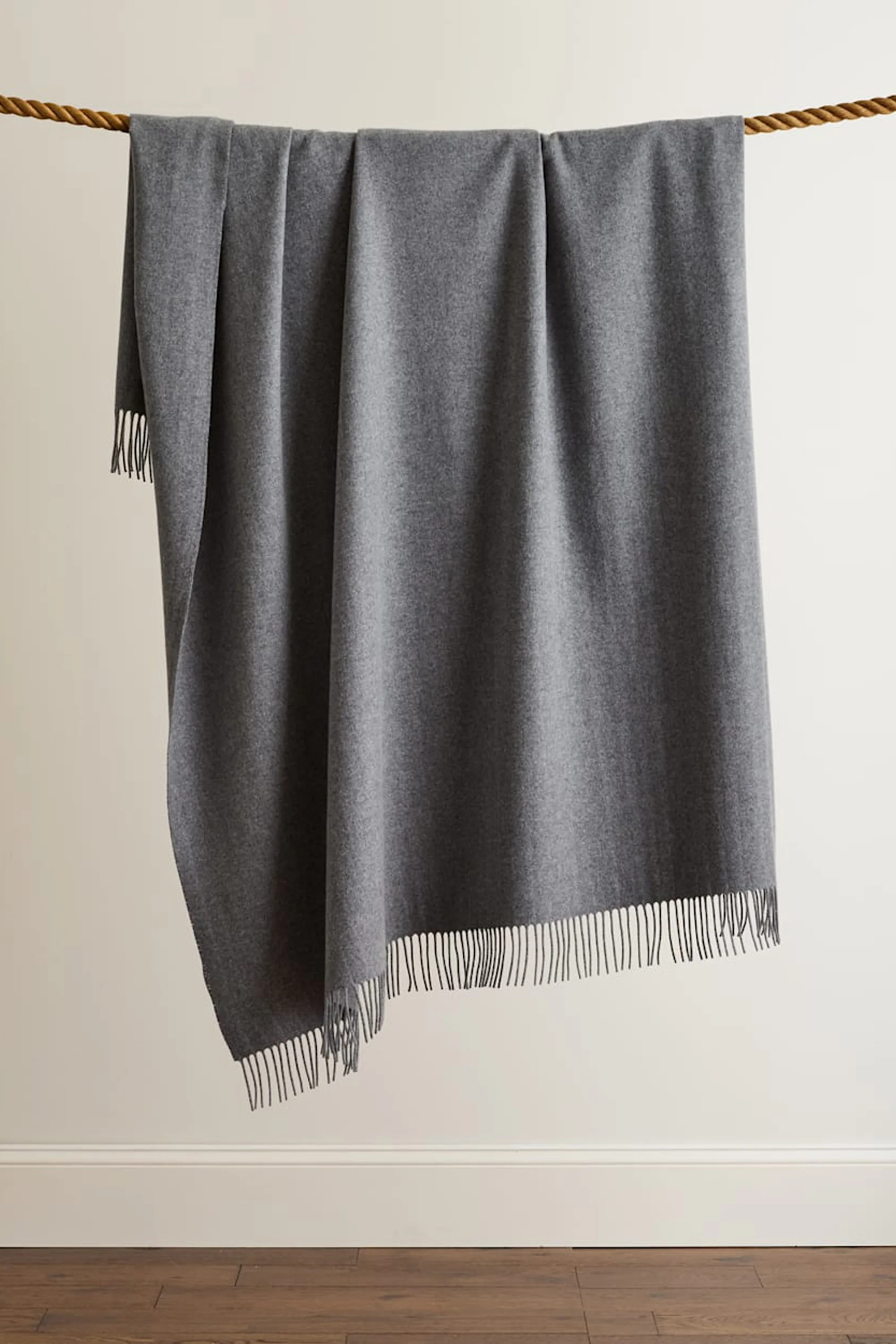 5th Avenue Throw Charcoal - Image 2