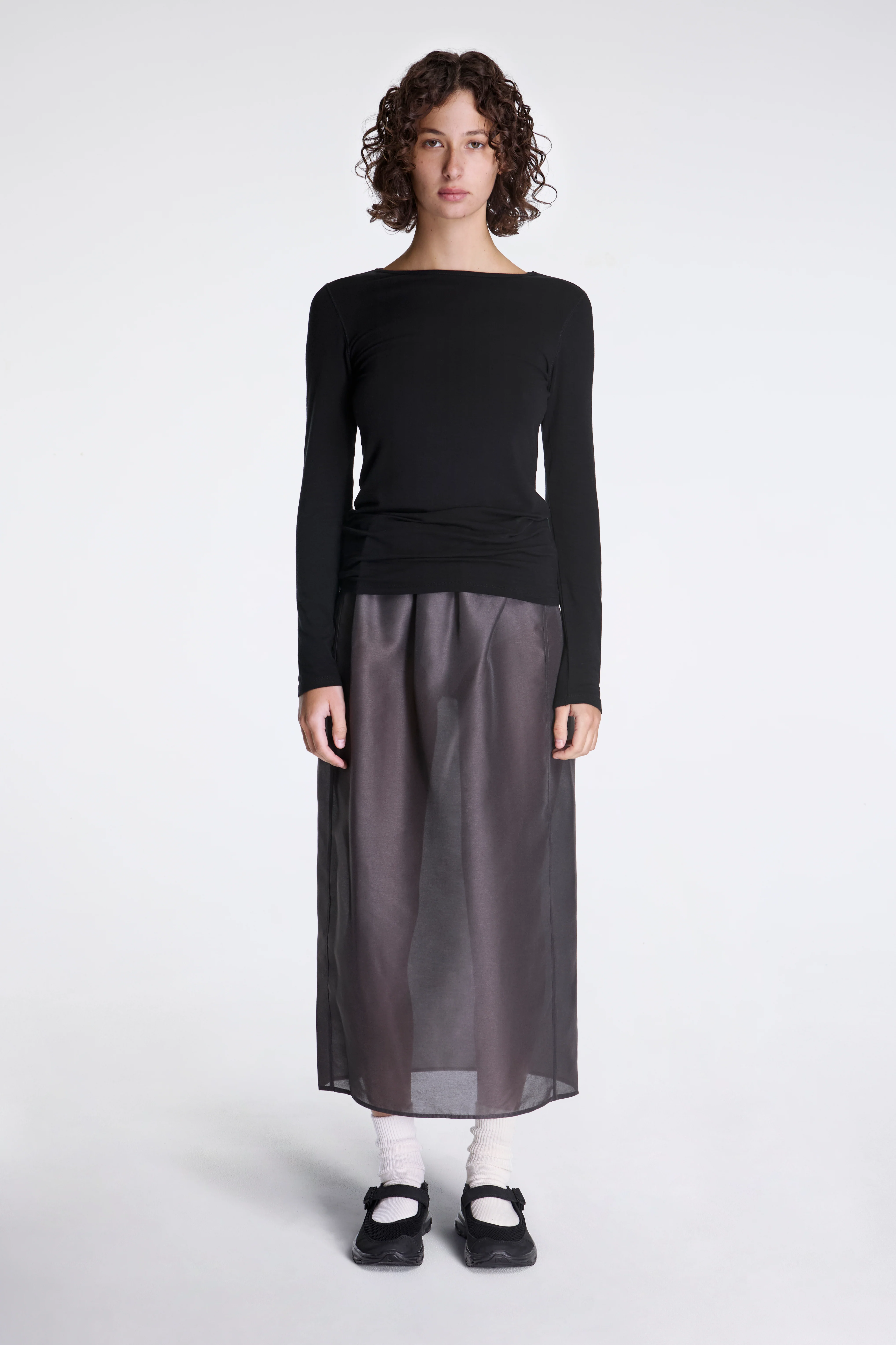 Round T-Shirt Black - Image 3