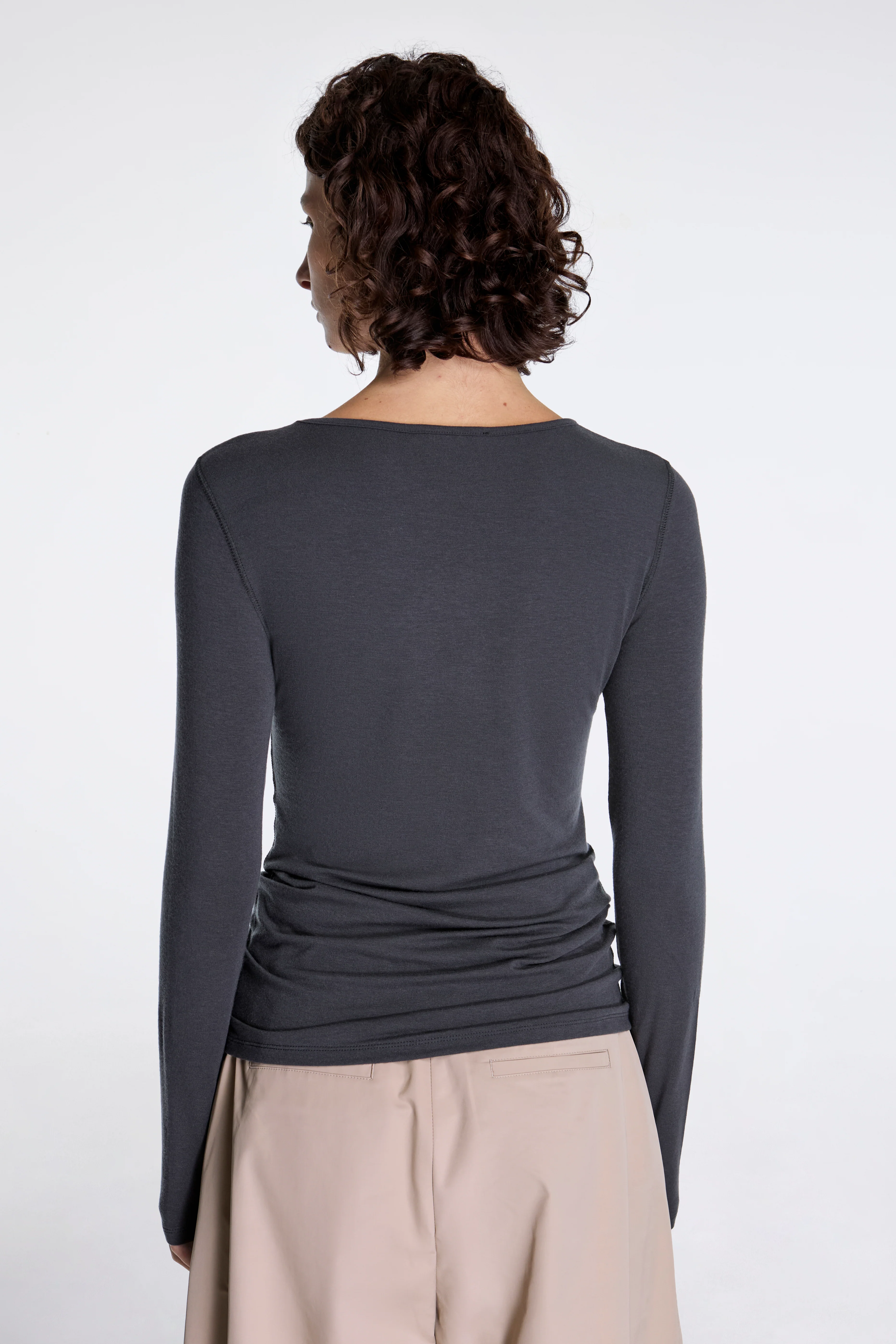 Round T-Shirt Charcoal - Image 2