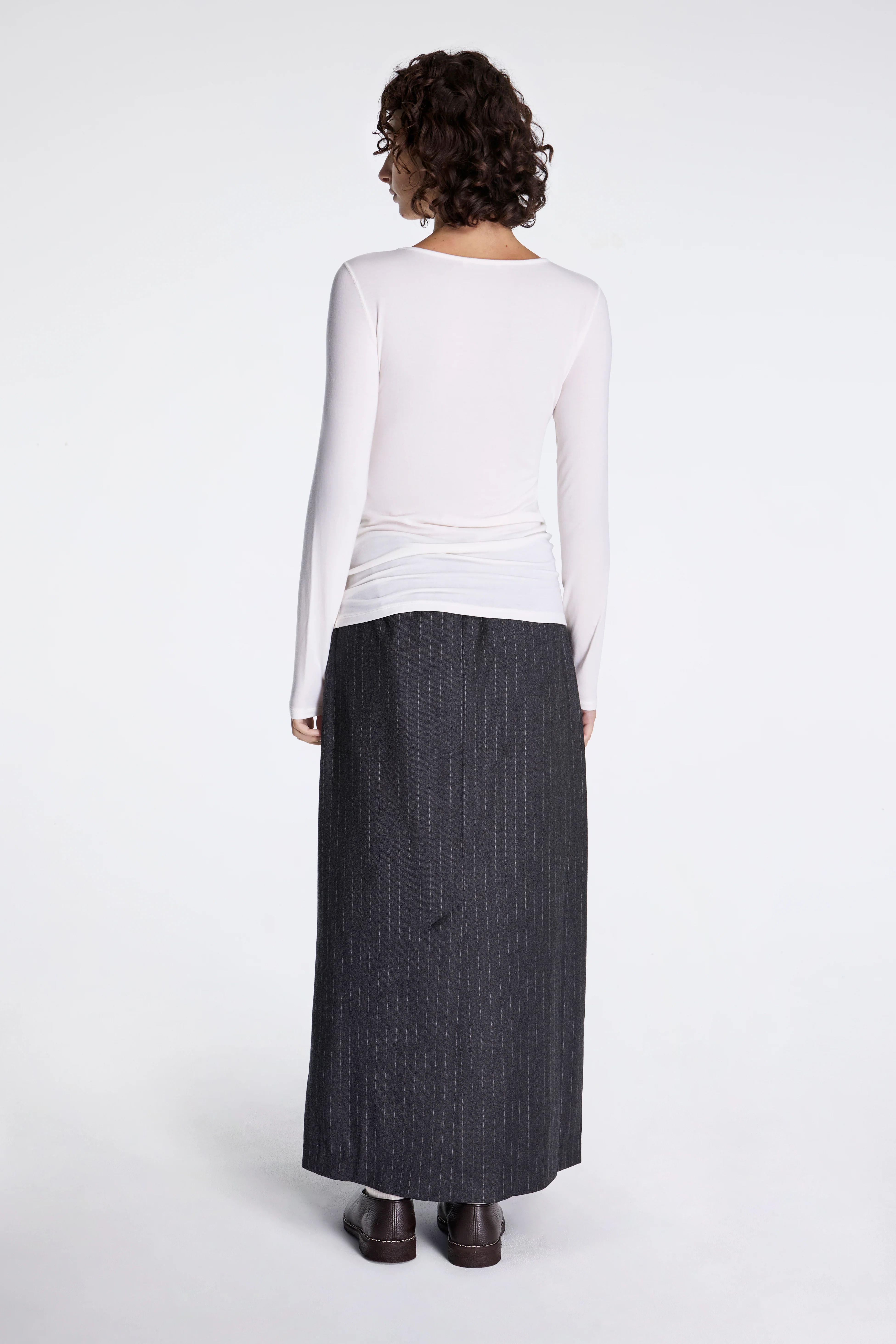 Round T-Shirt Ivory - Image 4