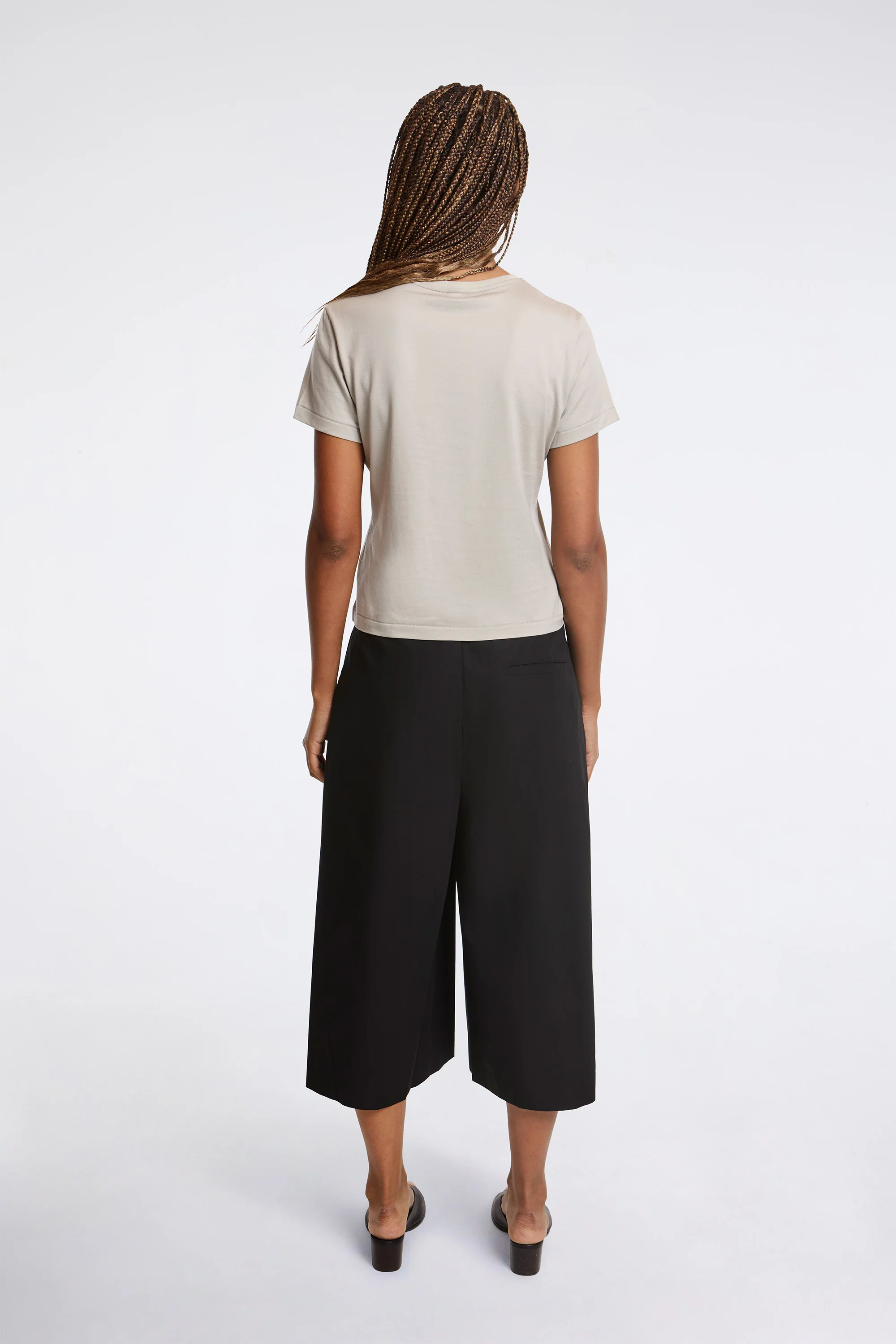Basic T-Shirt Grey - Image 4