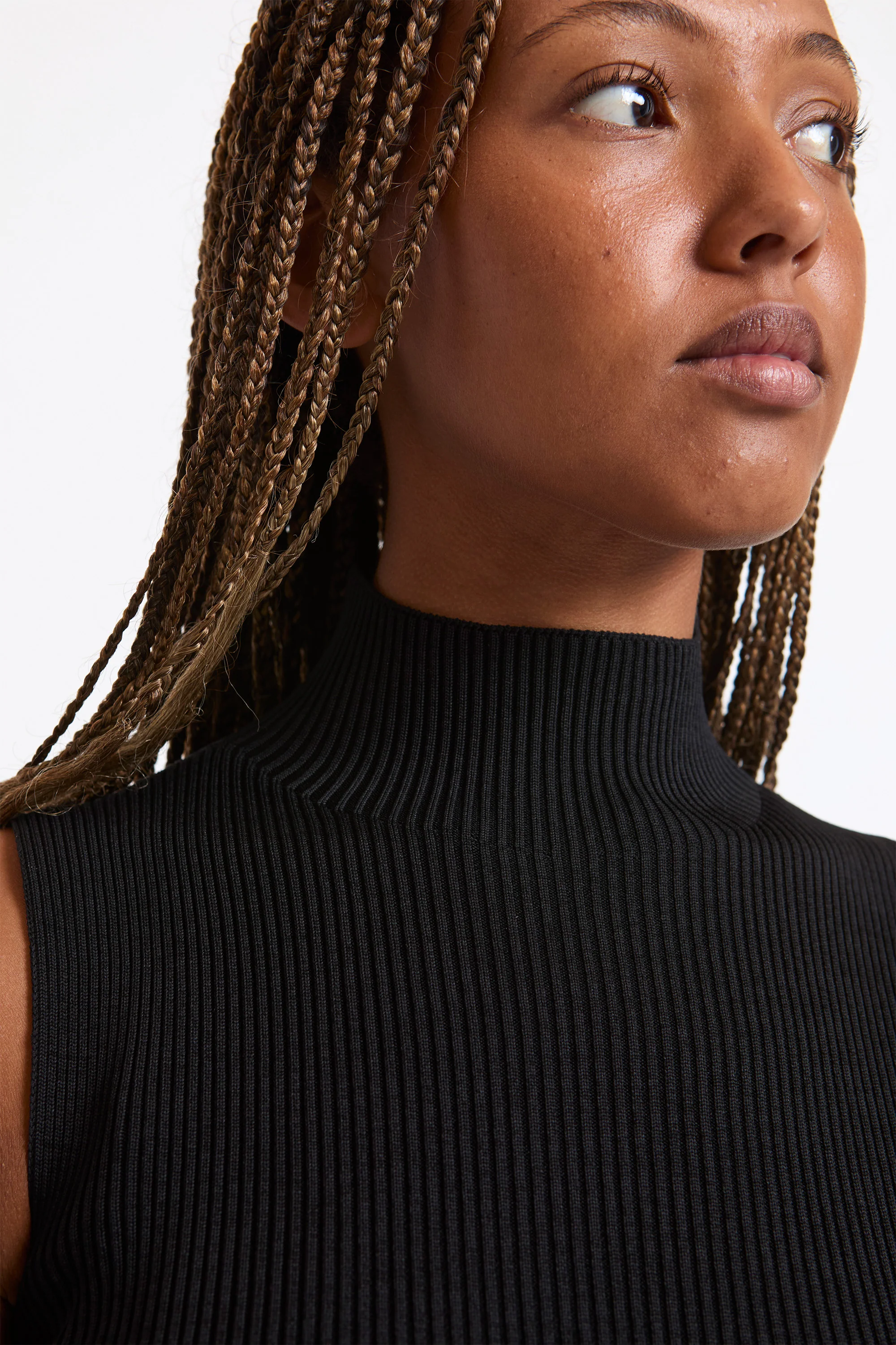 Portrait Sleeveless Top Black - Image 4