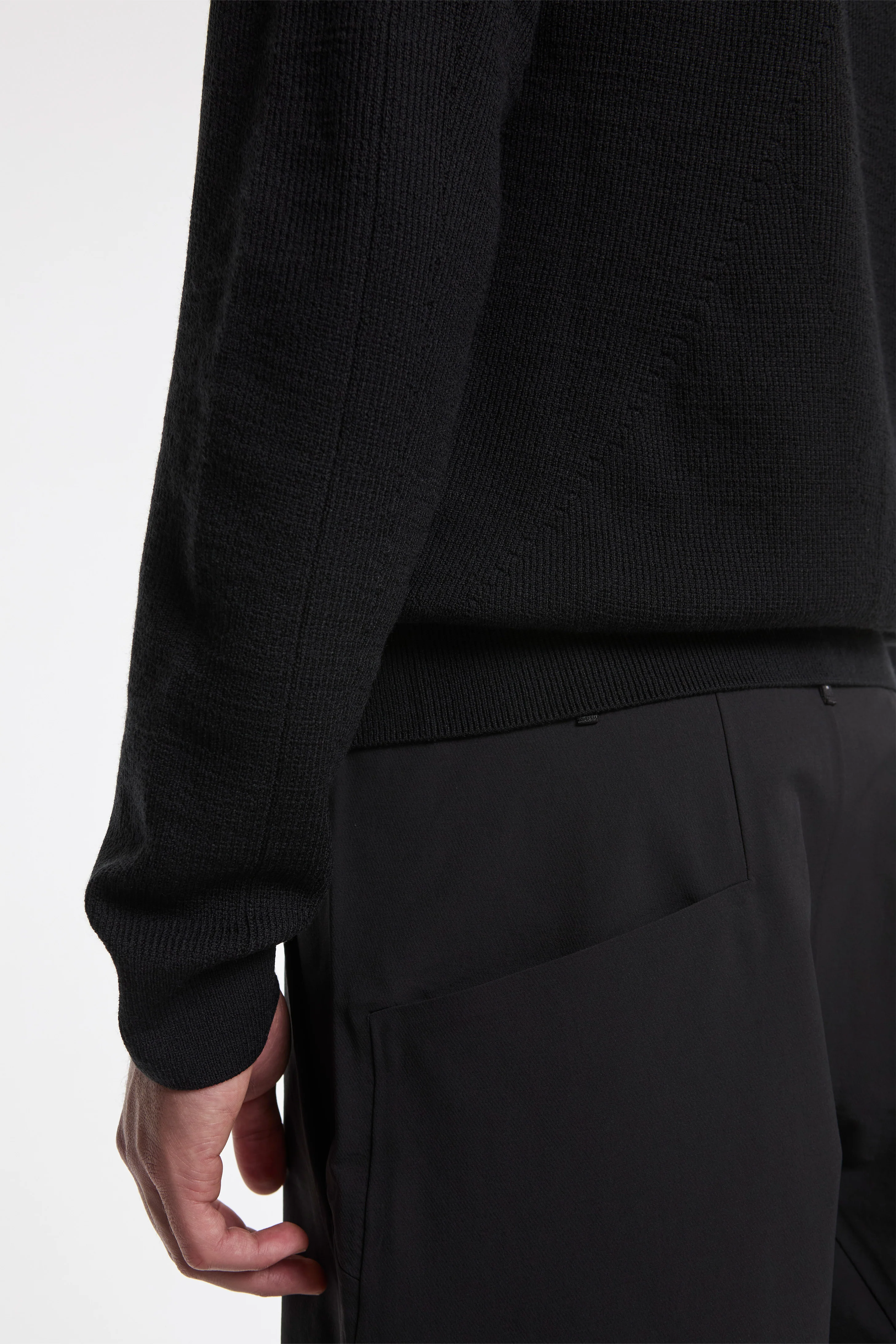 Conic Wool Midlayer M Black - Image 4