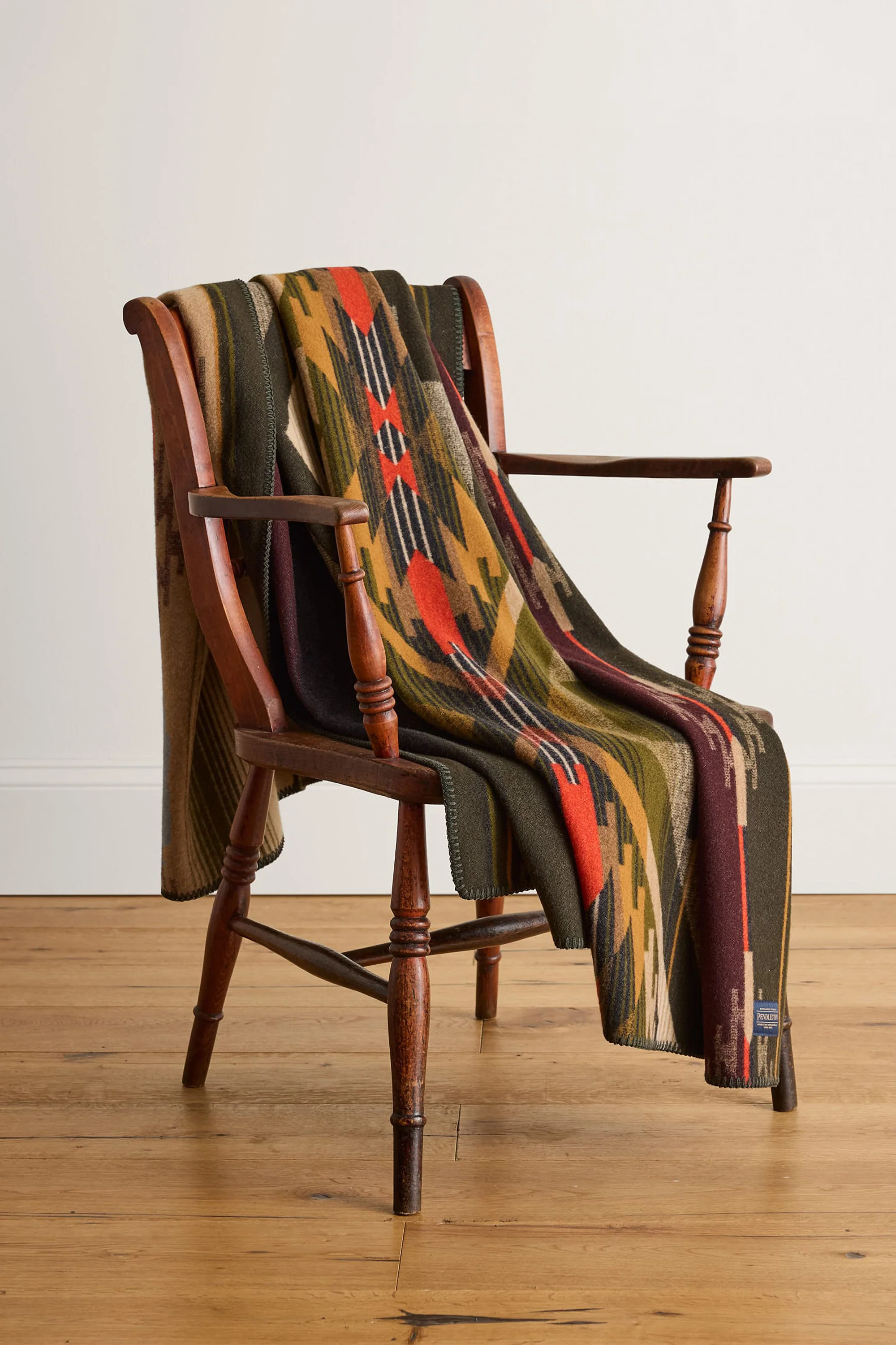 Contemporary Napped Throw Tumalo - Image 4
