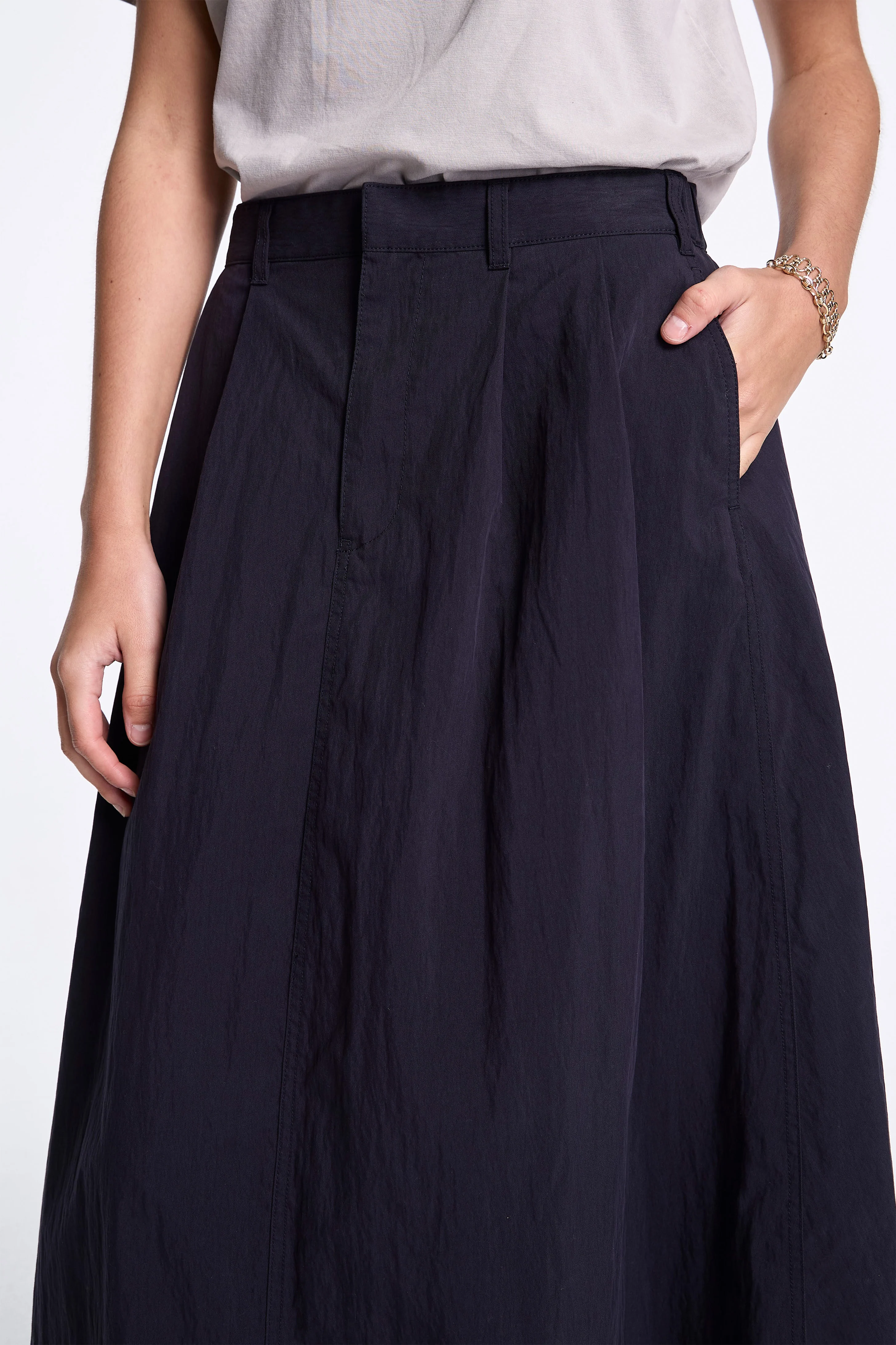 2 Tuck Skirt Navy - Image 3