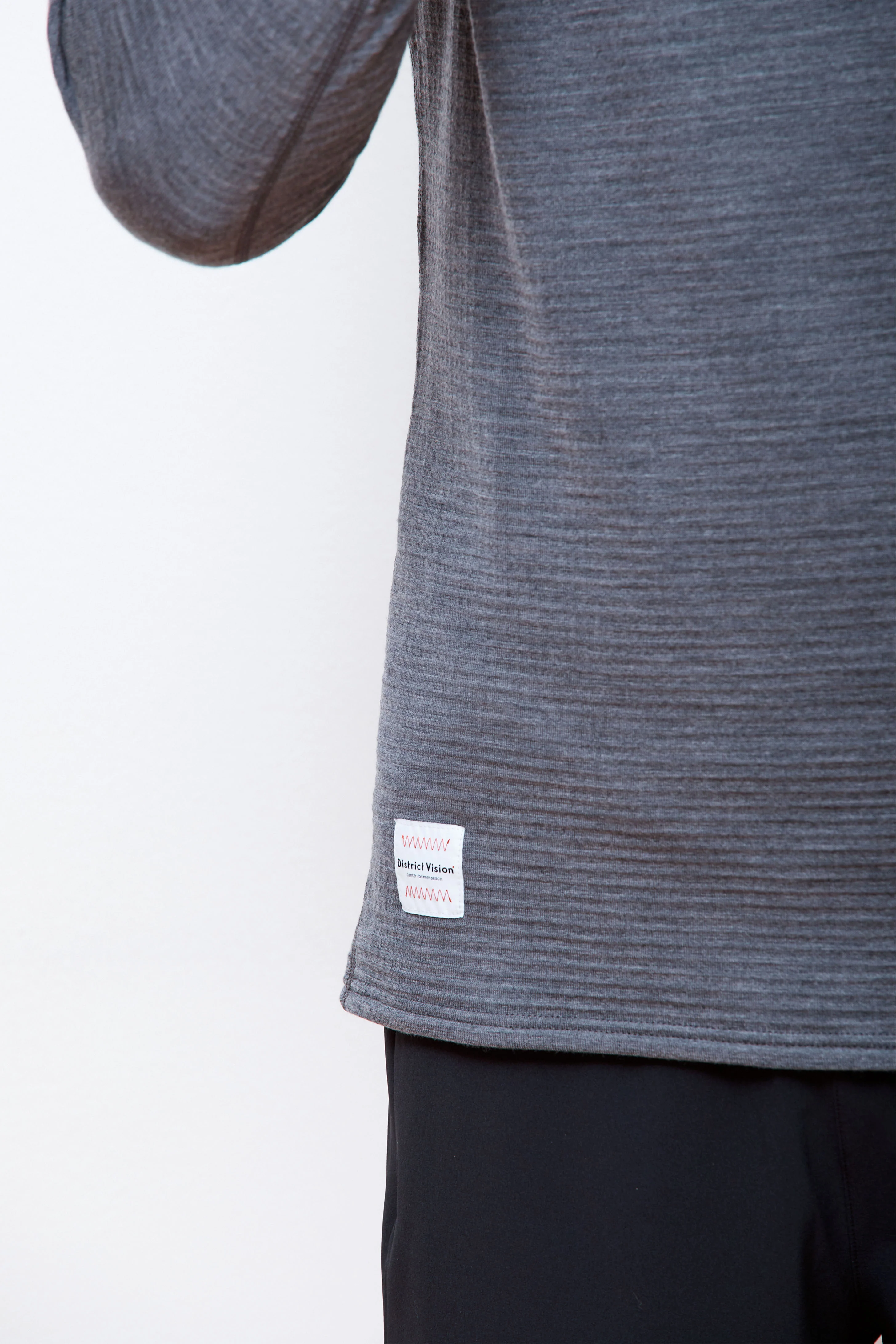 Hooded Merino Grid Fleece Carbon - Image 7