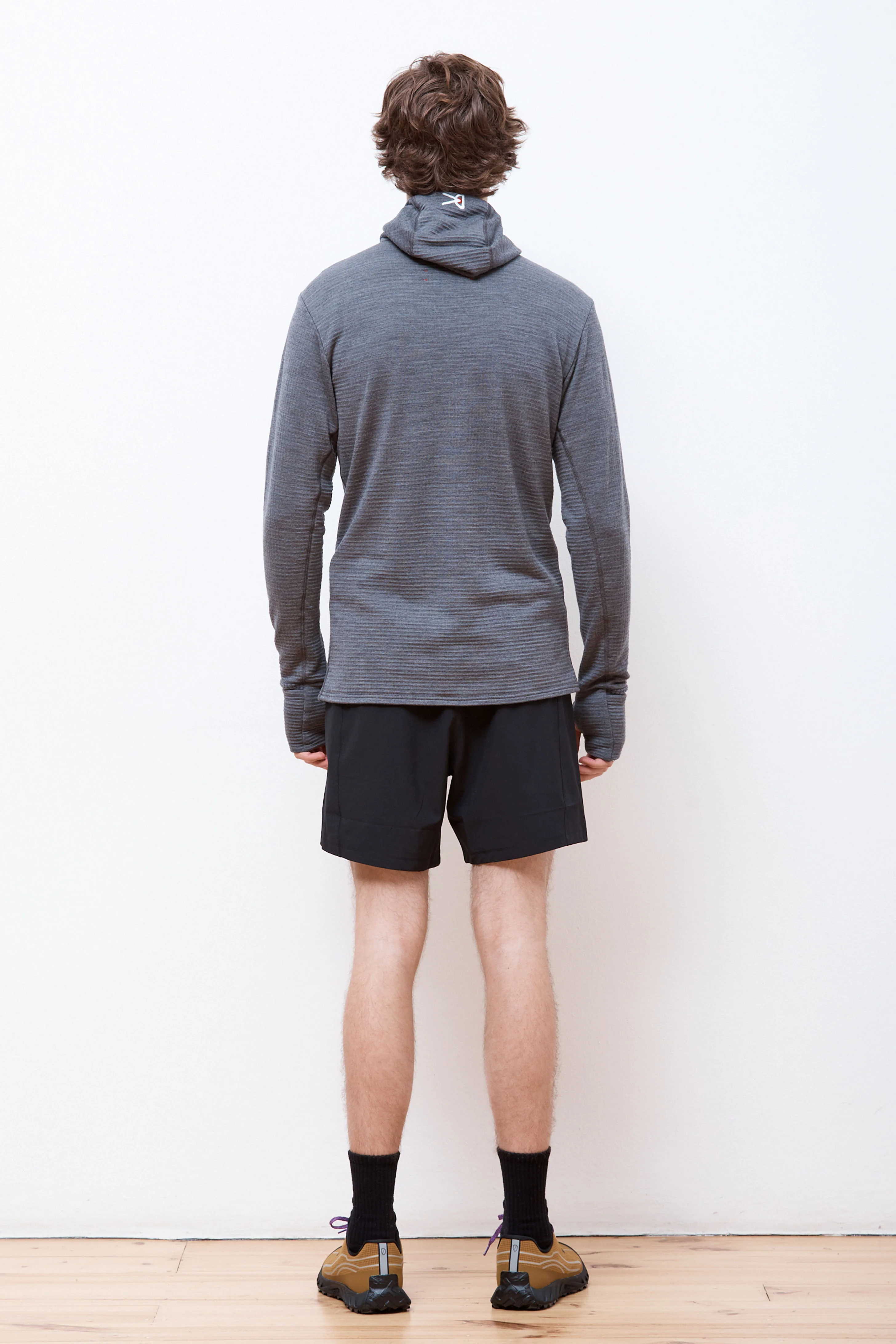 Hooded Merino Grid Fleece Carbon - Image 8