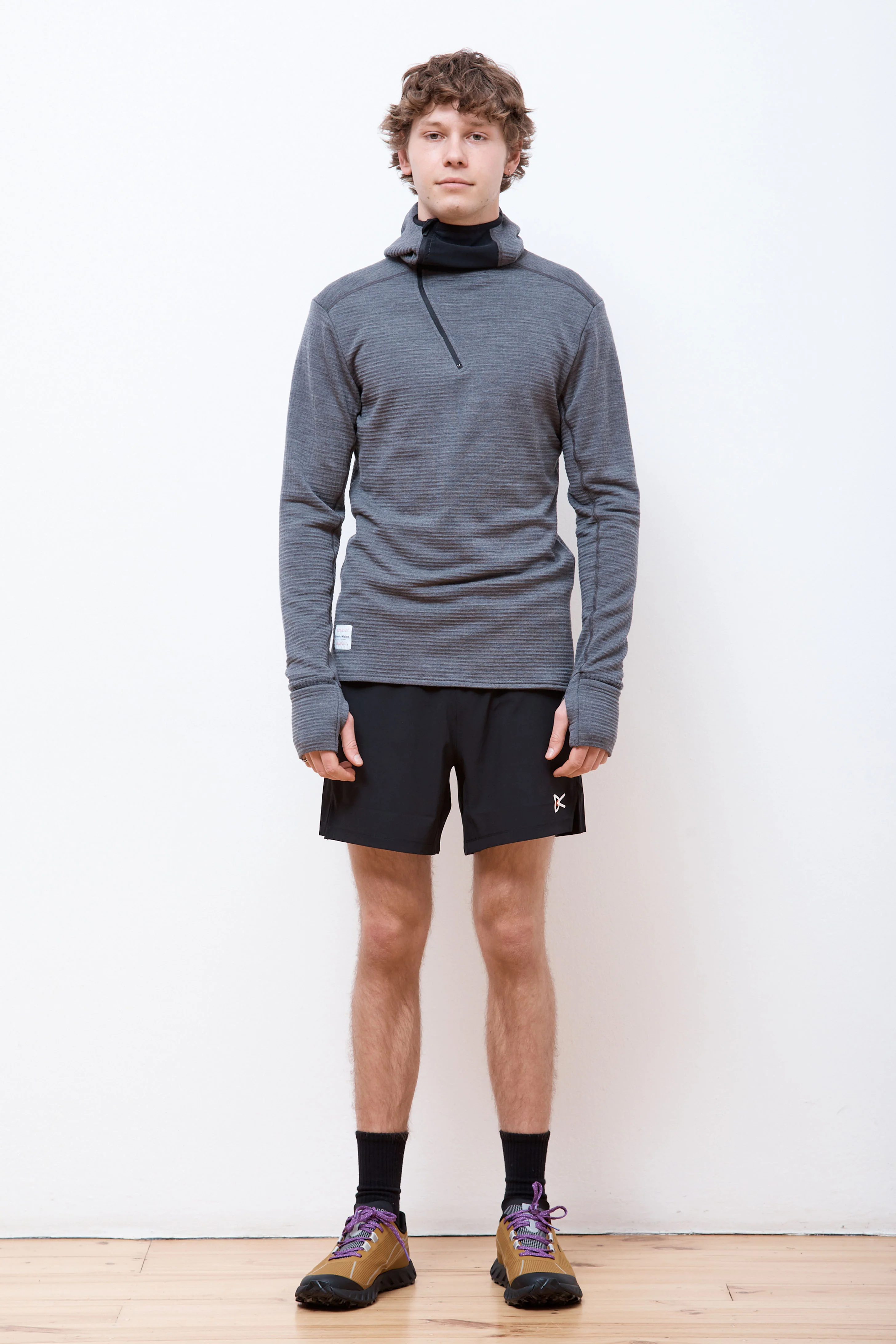 Hooded Merino Grid Fleece Carbon - Image 9