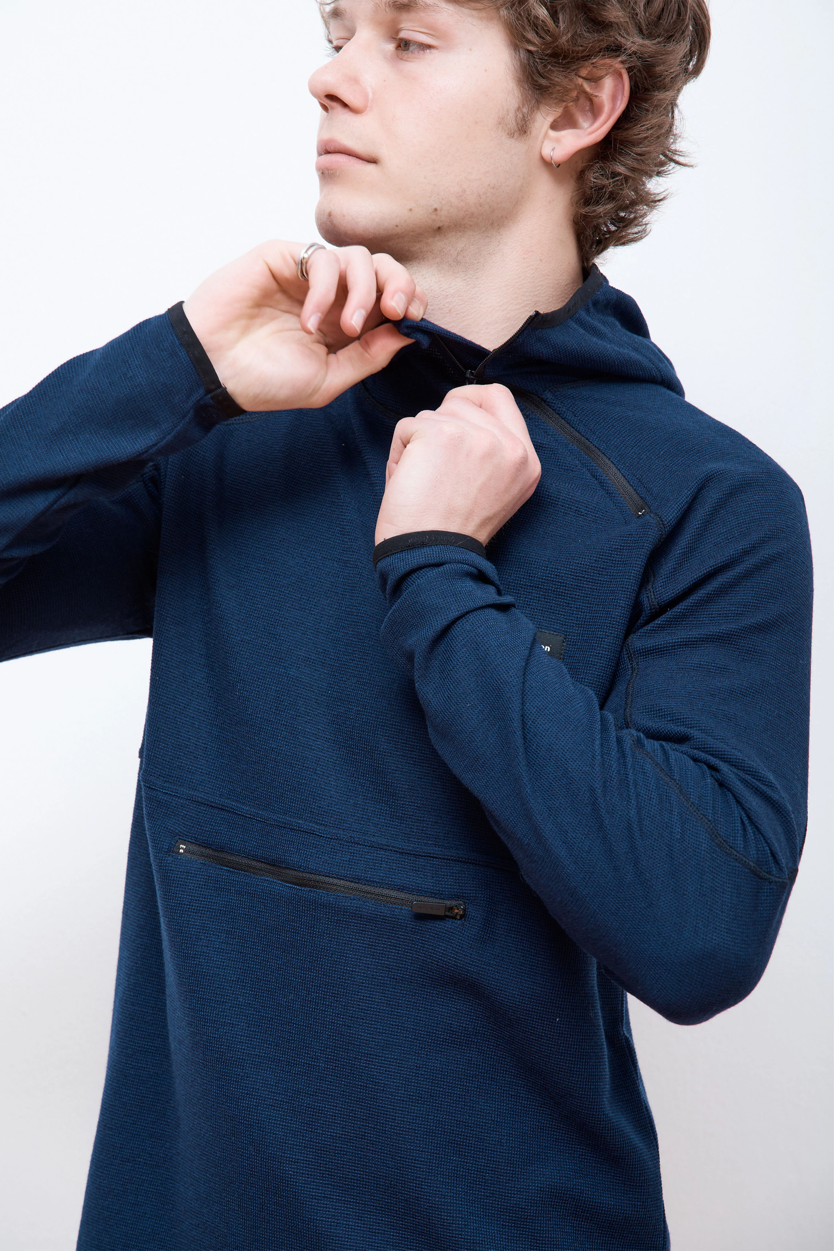 Hooded Running Midlayer Deep Navy - Image 6