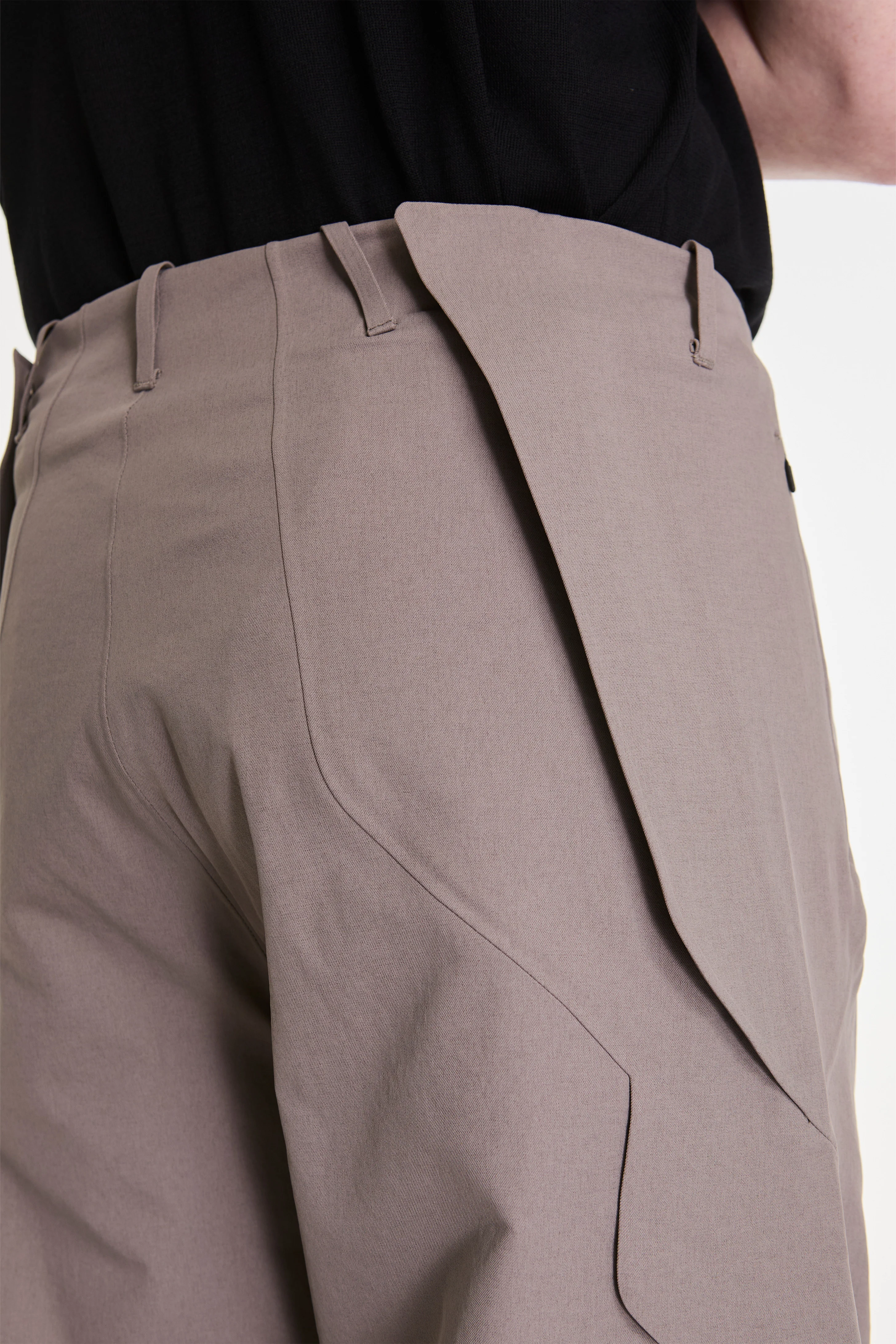 Goldwin _J.L-A.L_ Cargo Pants Driftwood - Image 4
