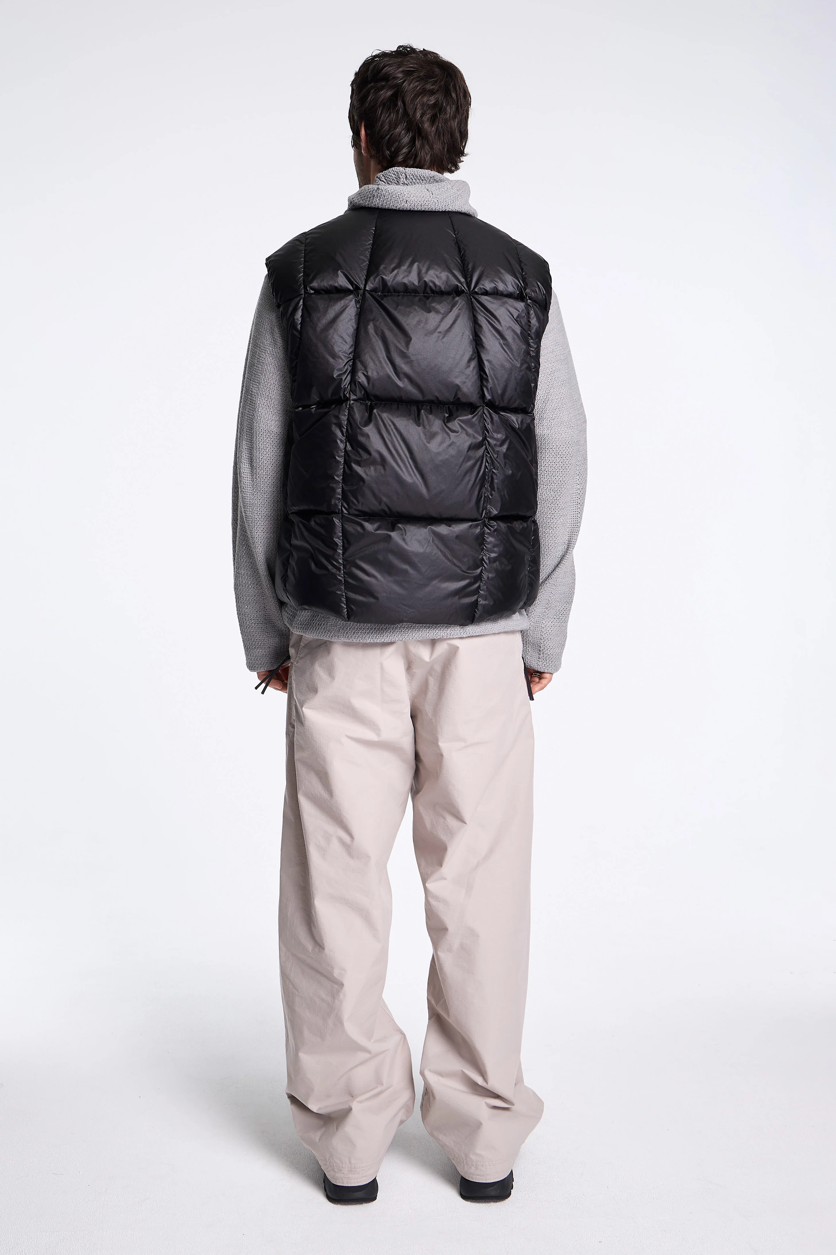 Three-Dimensional Down Light Vest Biotite - Image 6