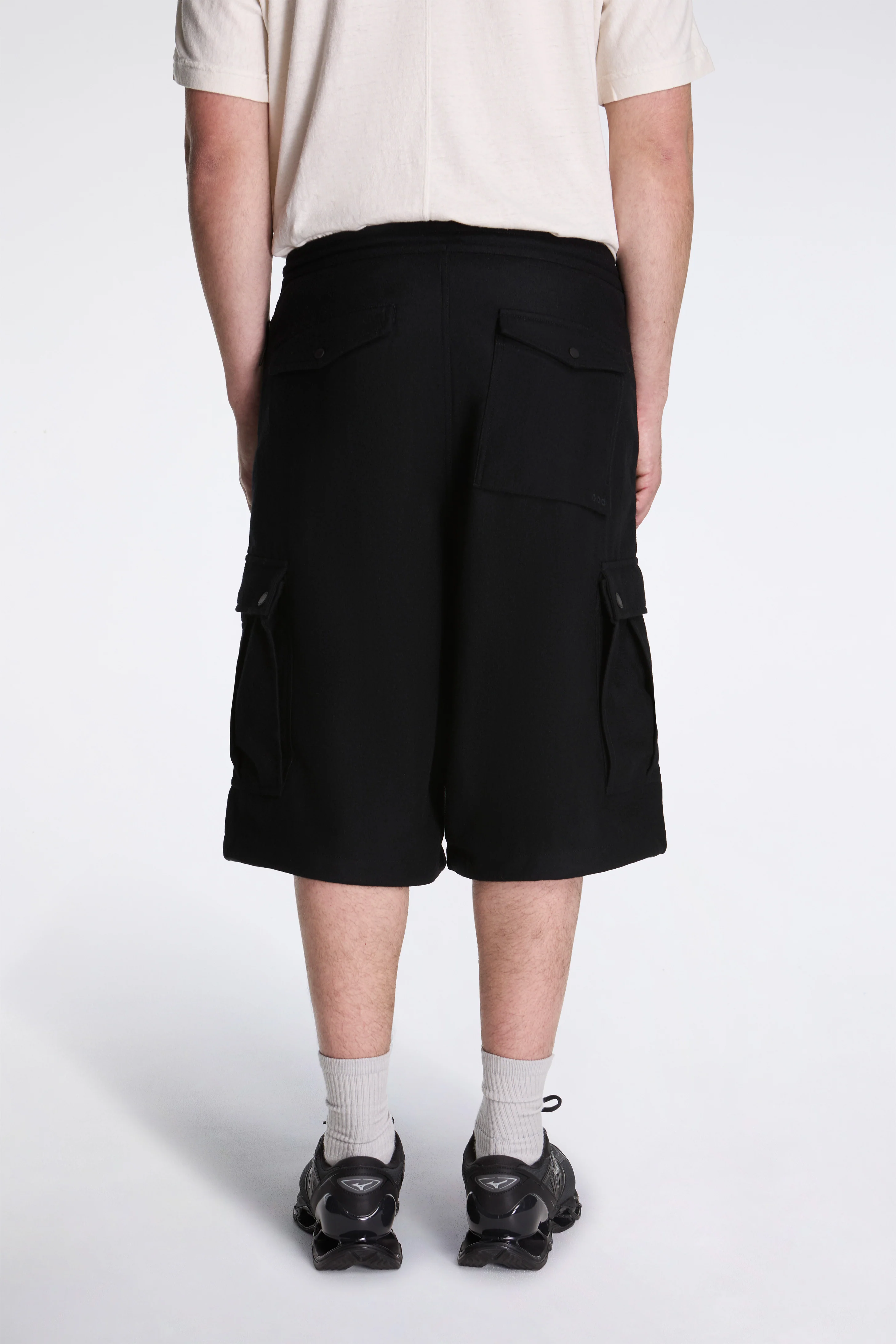 Oversized Wool Cargo Snoshorts Black - Image 2