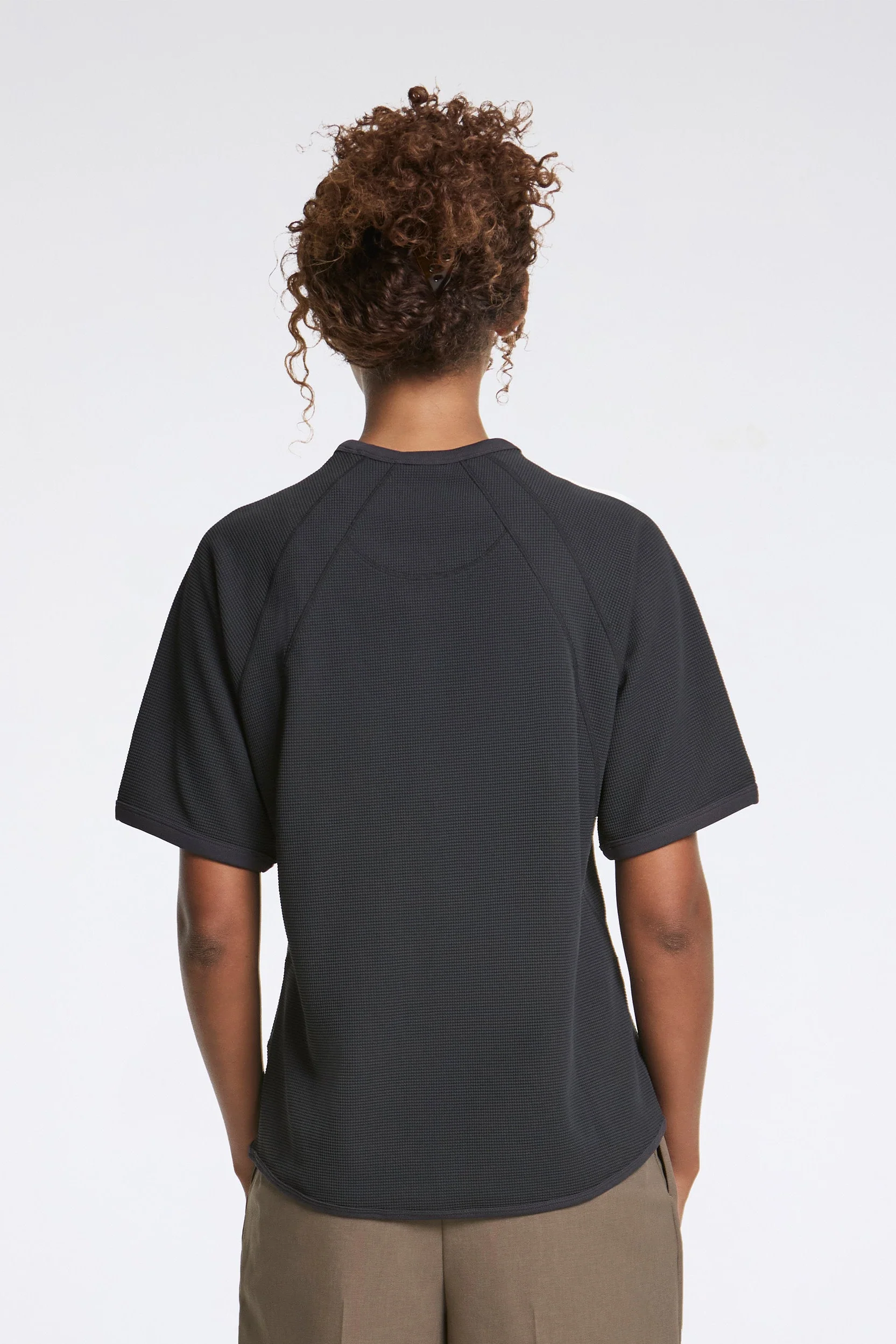 W's Mesh WF Actinoid T-Shirt Ebony Gray - Image 2