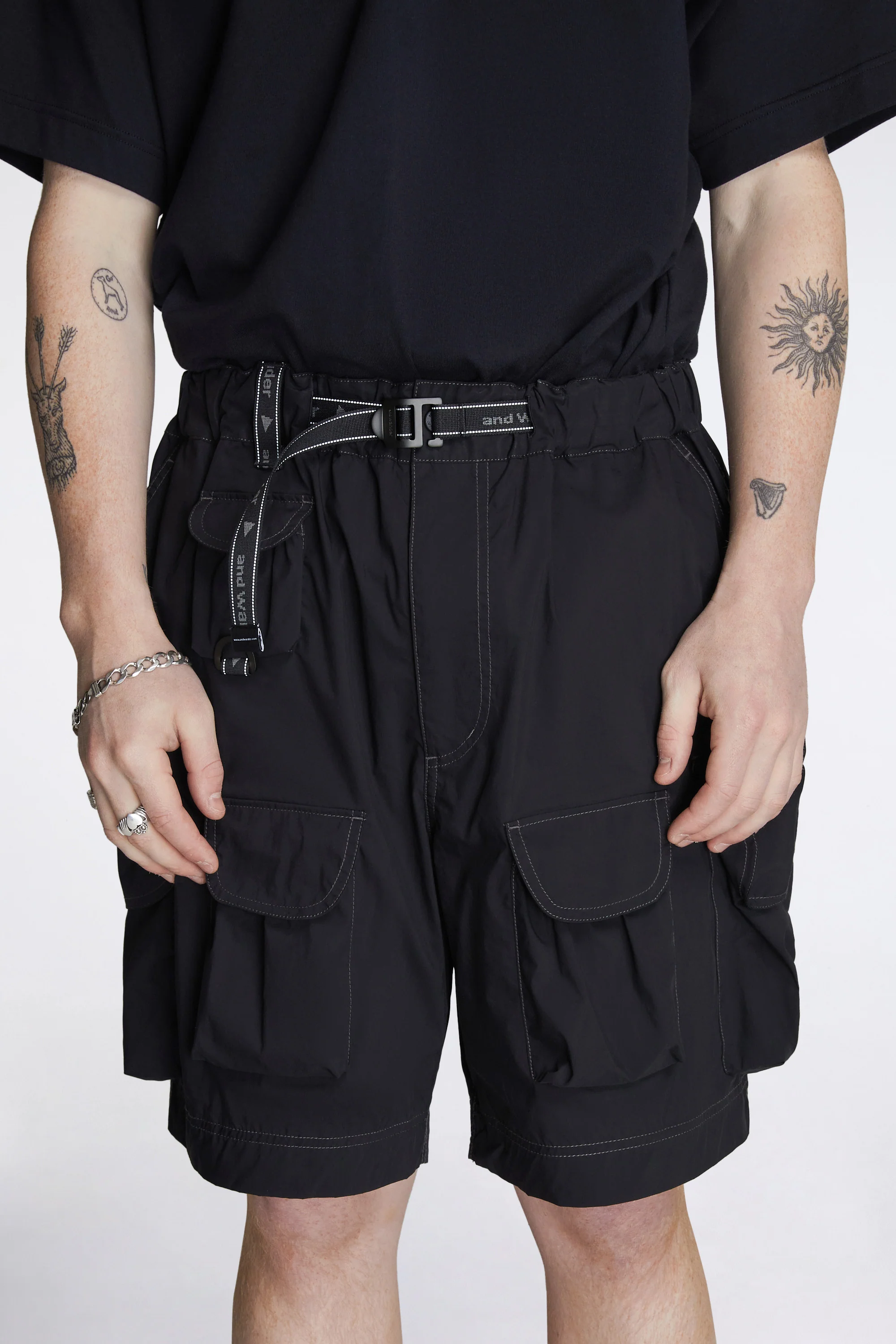Multi Pocket Shorts Black - Image 3