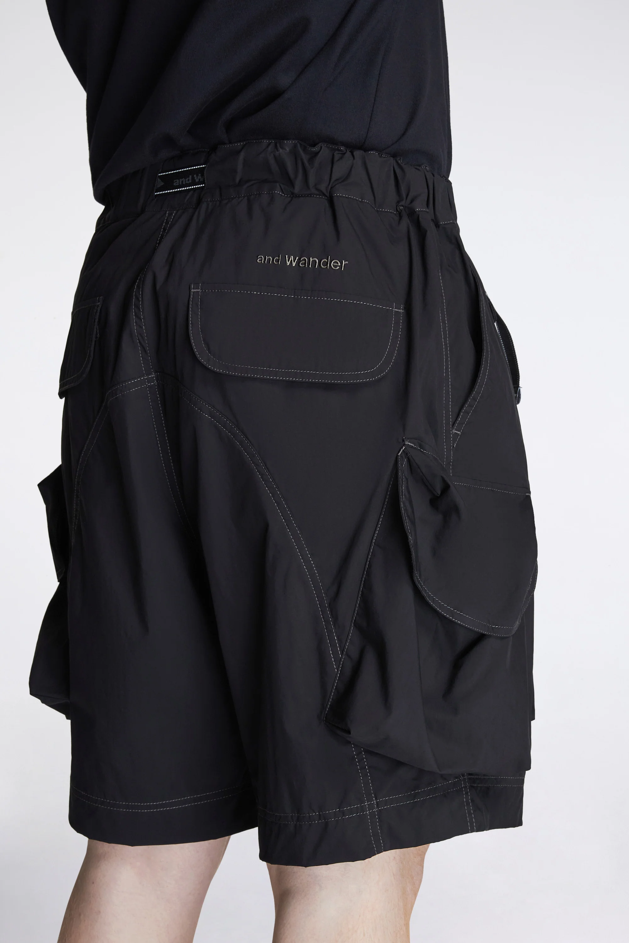 Multi Pocket Shorts Black - Image 4