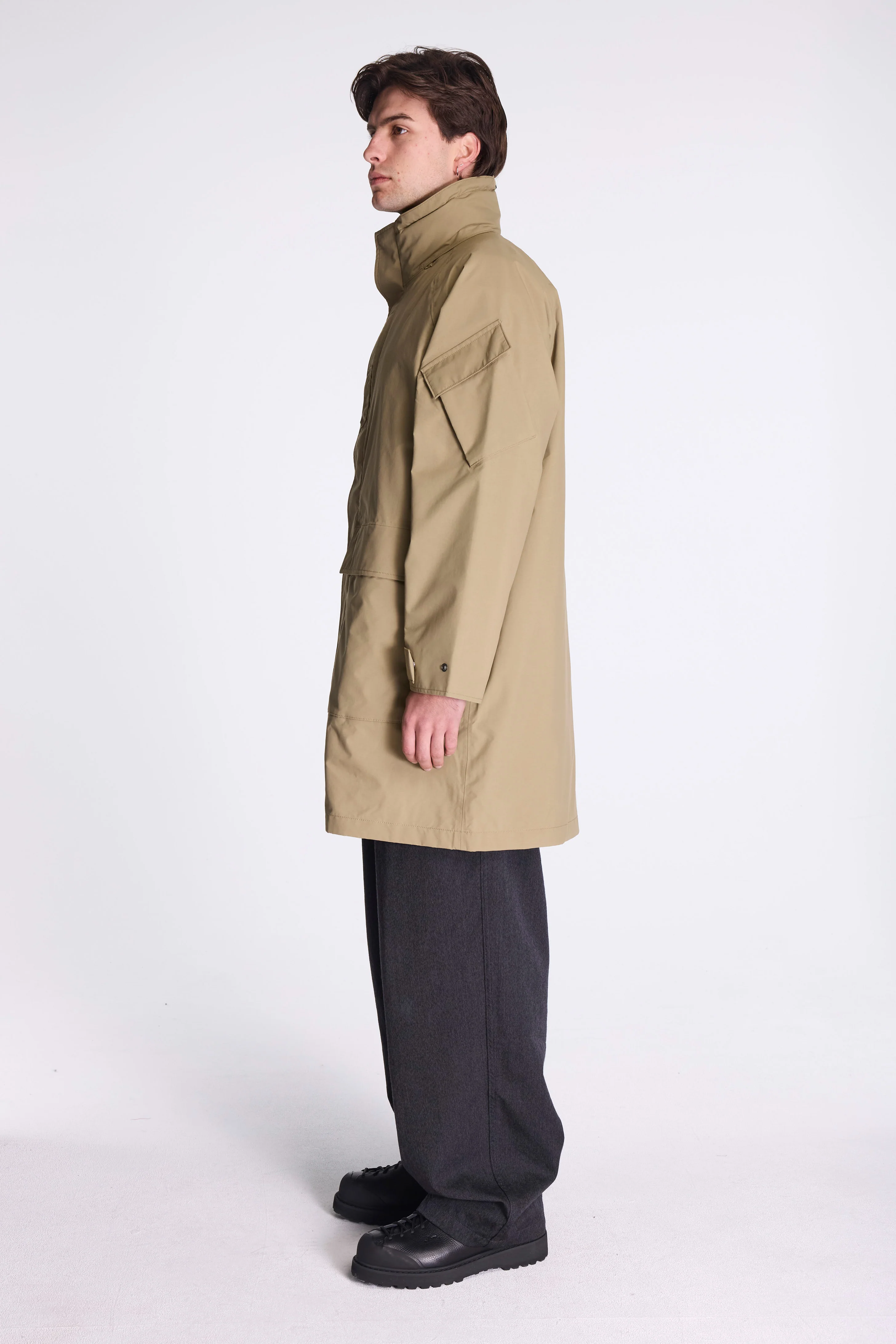 2L Nylon Gore-Tex Cruiser Coat Khaki Beige - Image 4