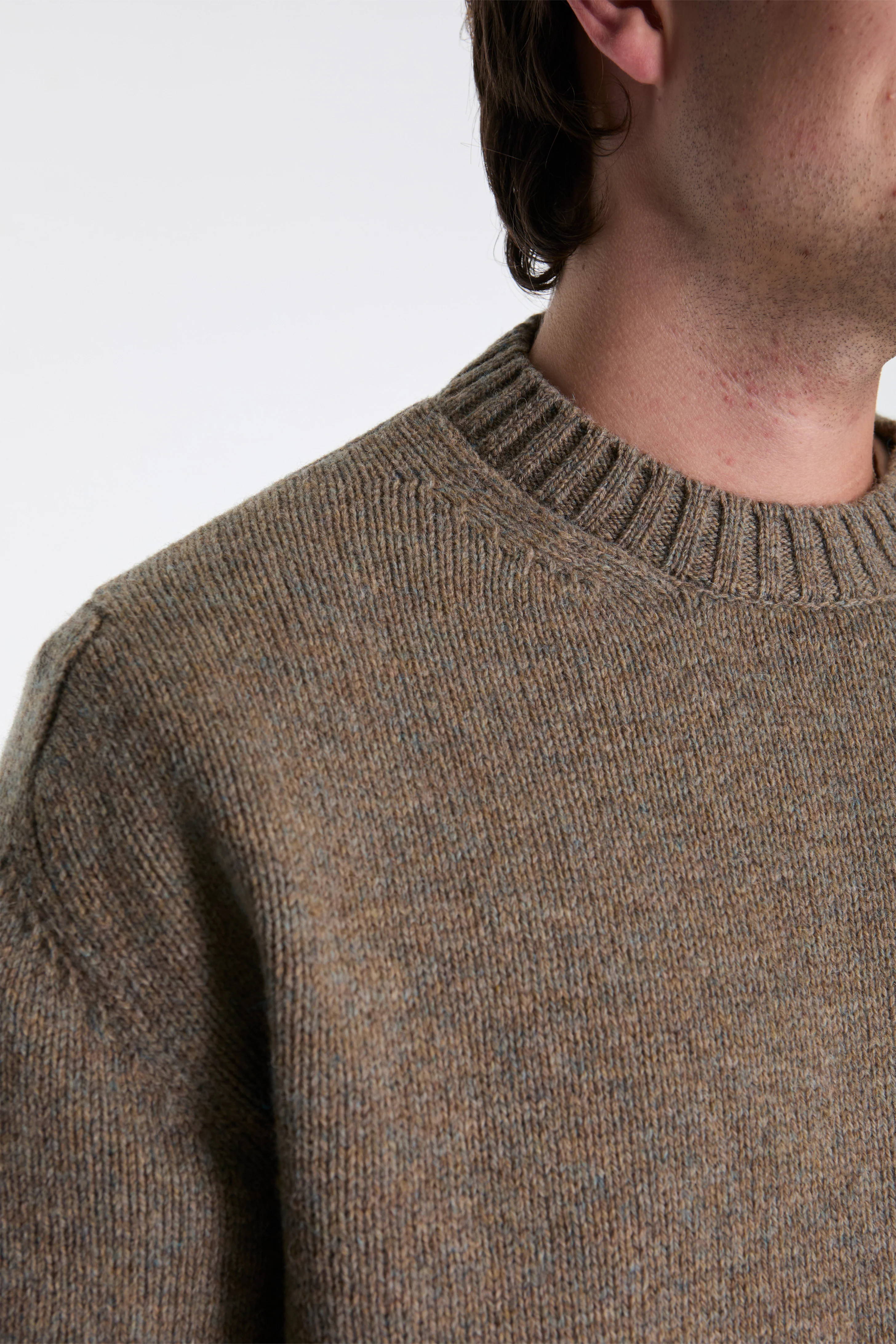 Truffle Round Neck Collar Knit With Logo - Image 6