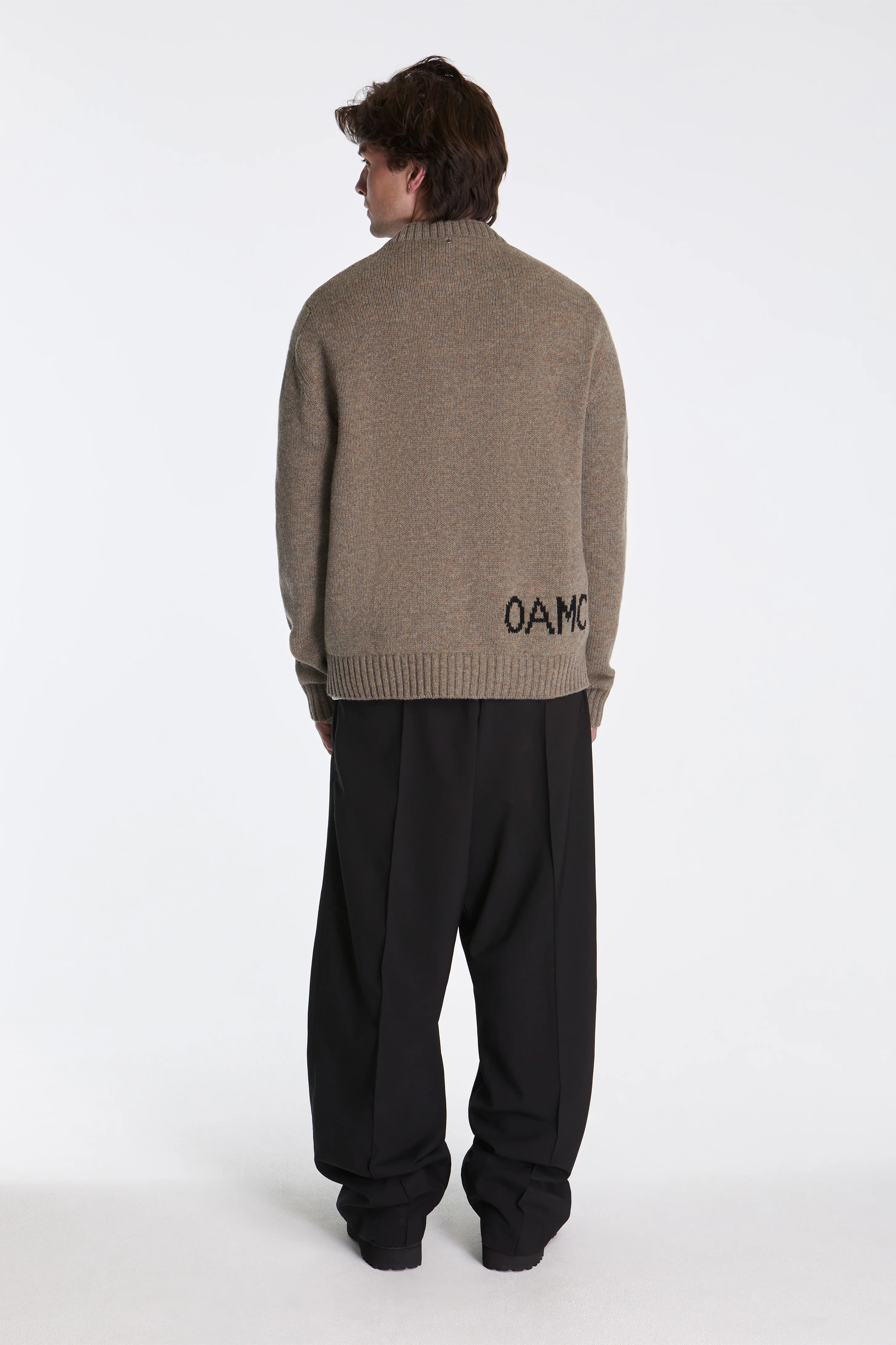 Truffle Round Neck Collar Knit With Logo - Image 8