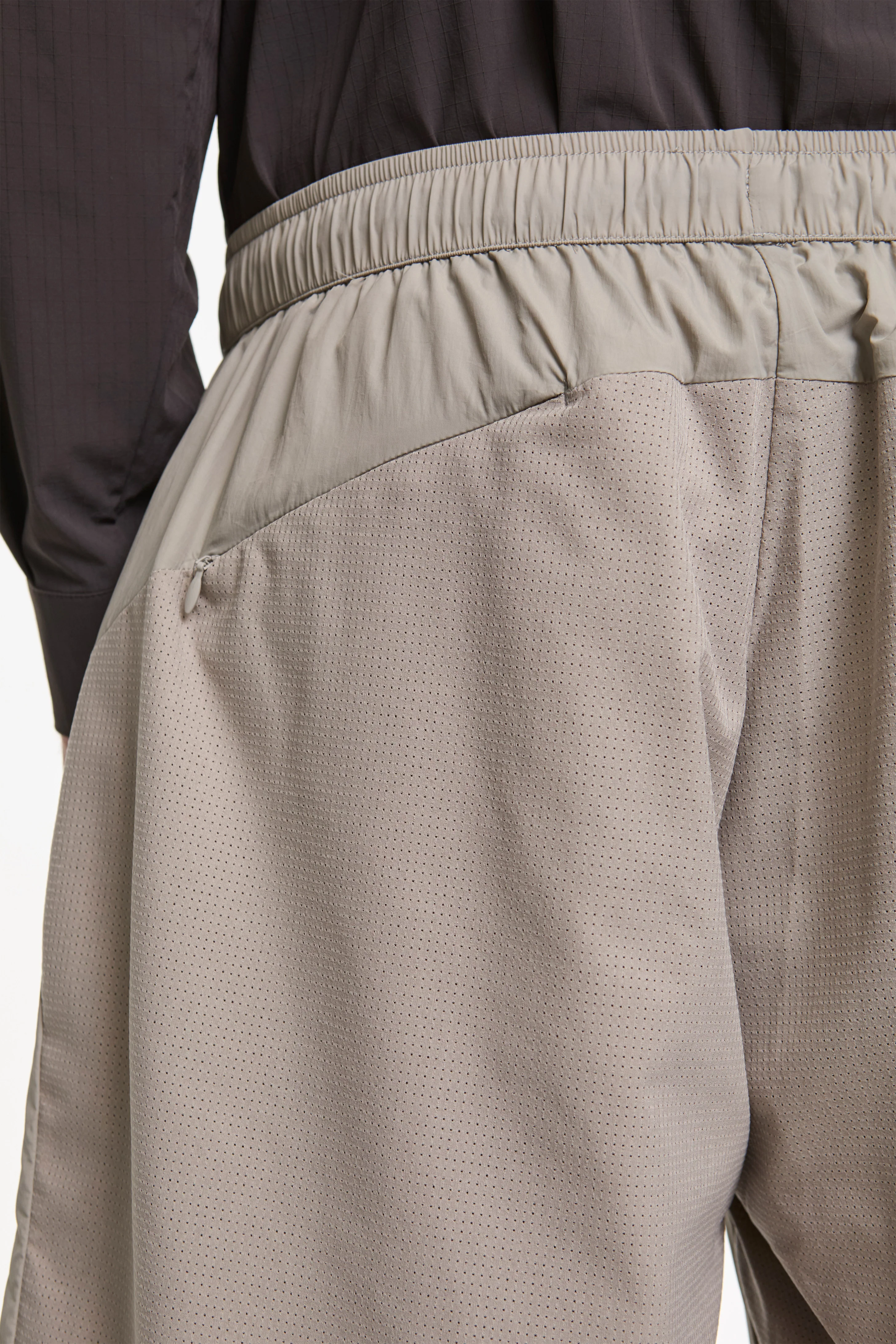 Orbit LT Technical Shorts Sand - Image 3