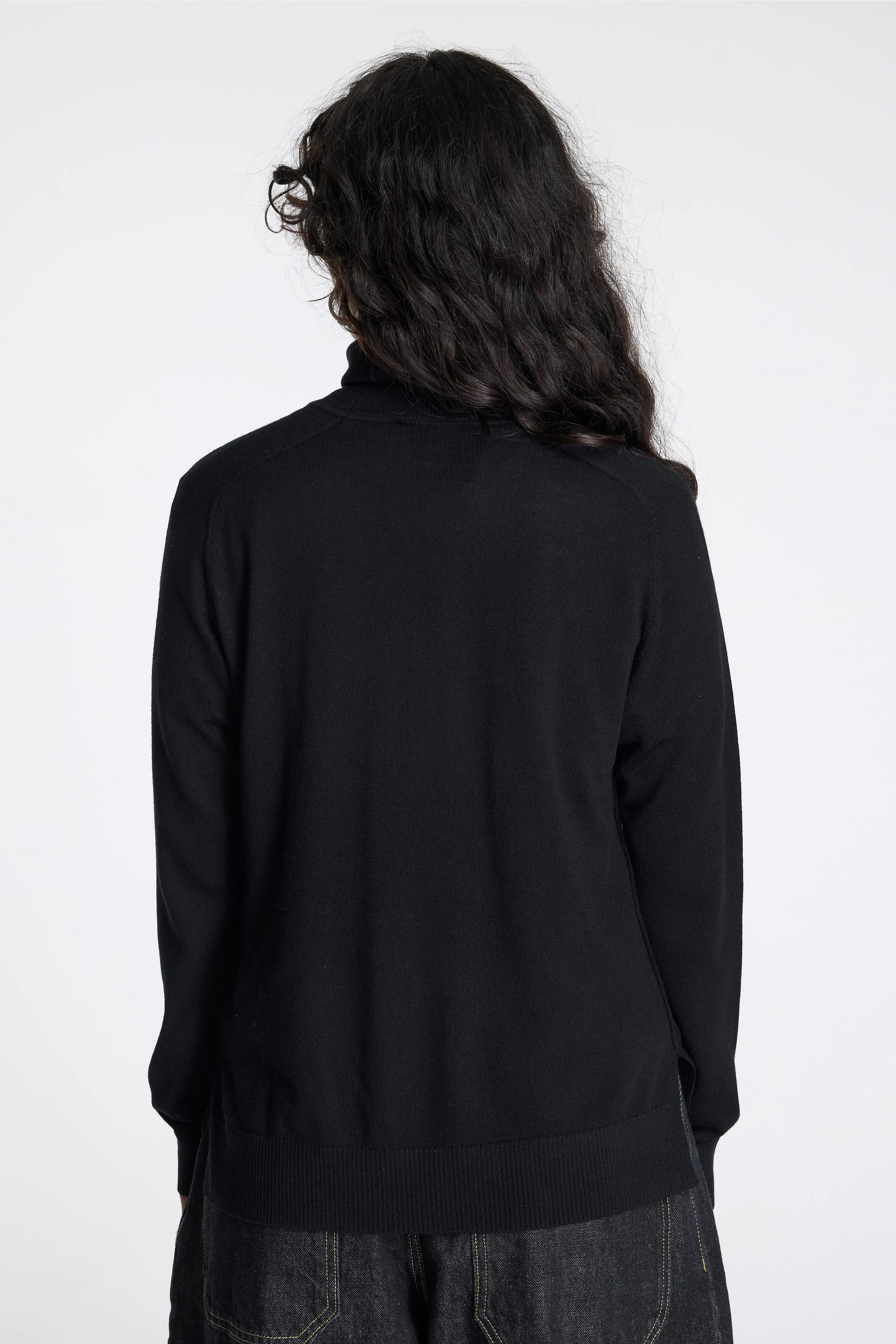 Raglan Merino Turtleneck Black - Image 3