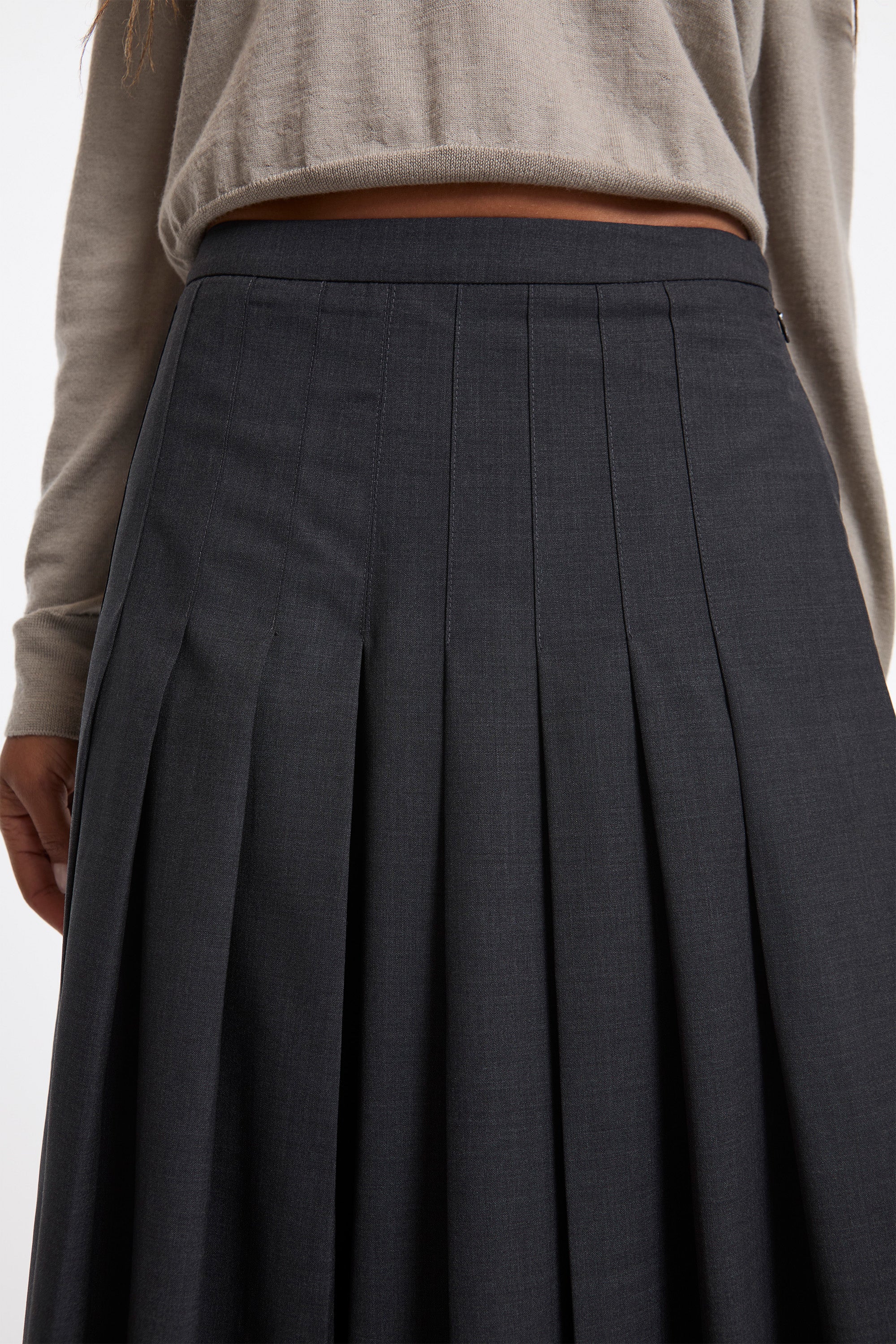 Pleated Wool Culotte Charcoal - Image 6