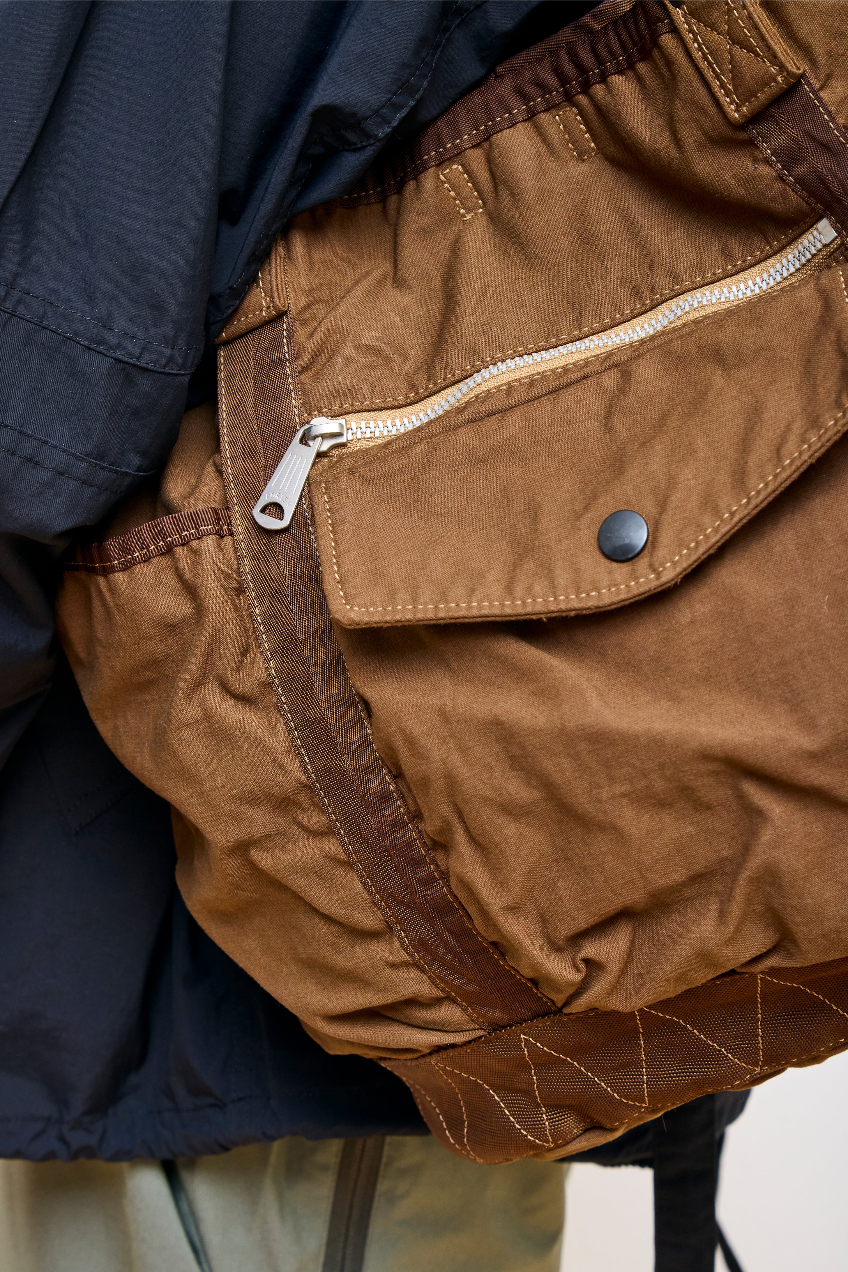 Crag Tote Bag Coyote - Image 5