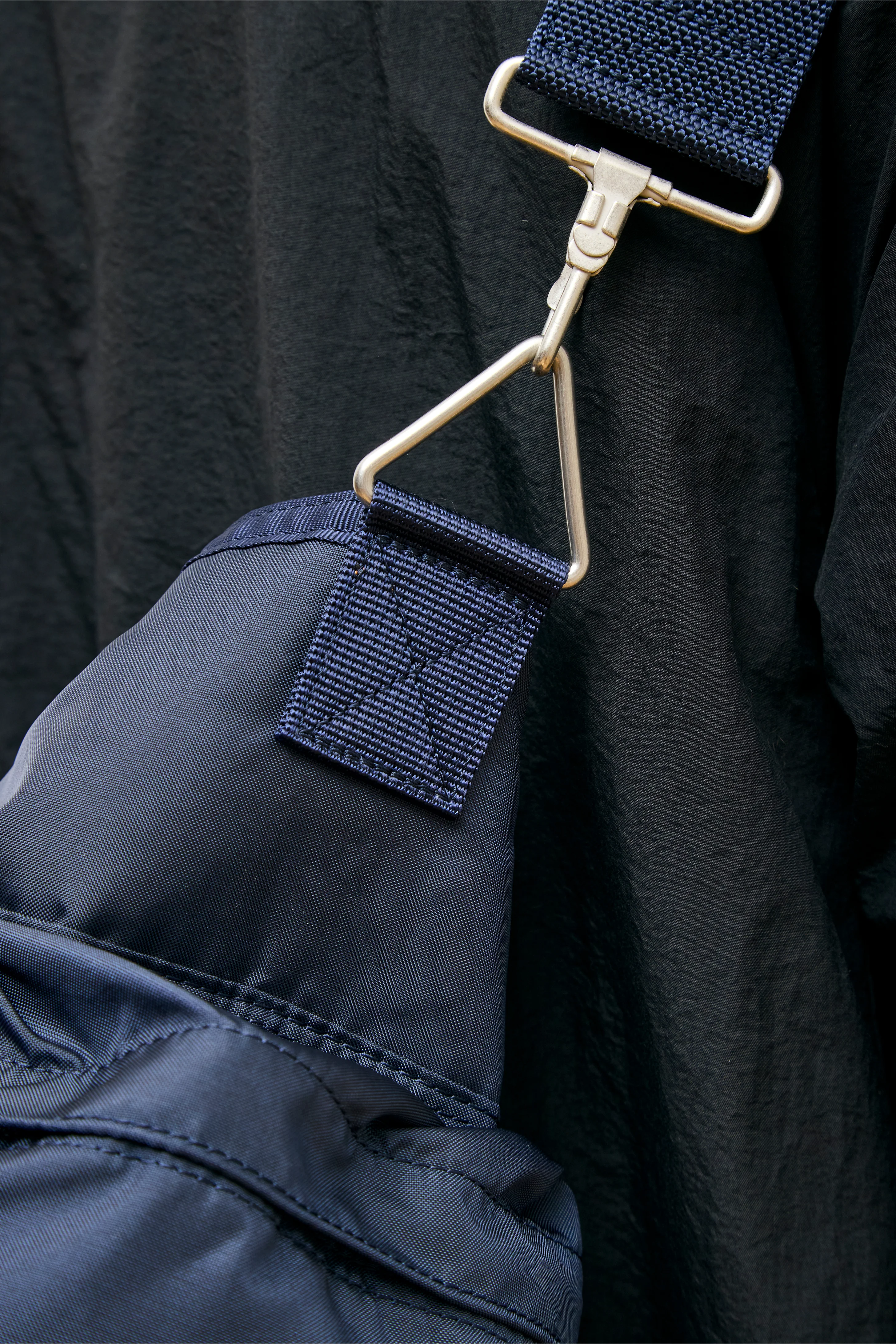 Force 2Way Tote Bag Navy - Image 3