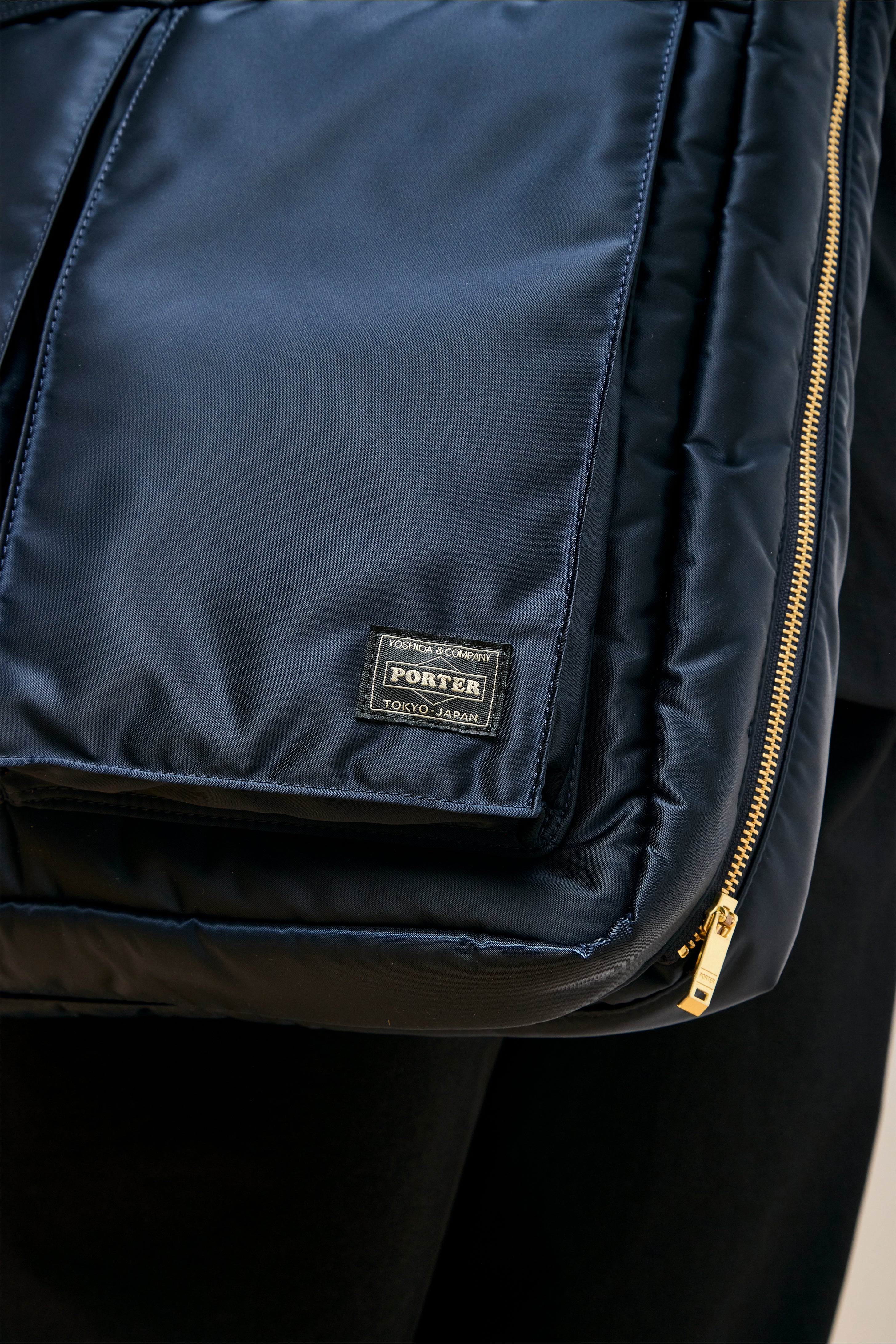 Tanker Carrying Tote Bag Navy - Image 11