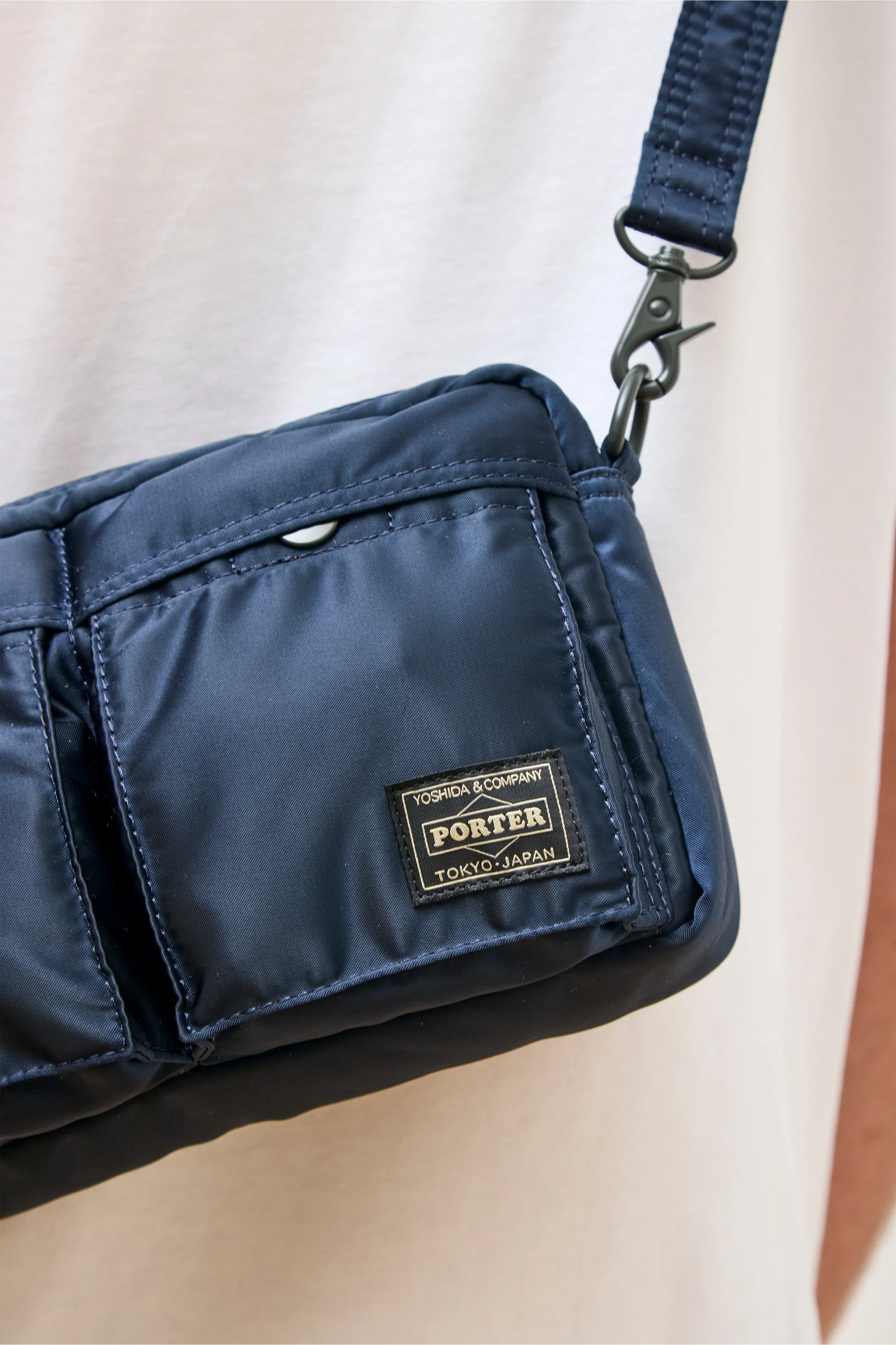 Tanker Sling Bag Navy - Image 4