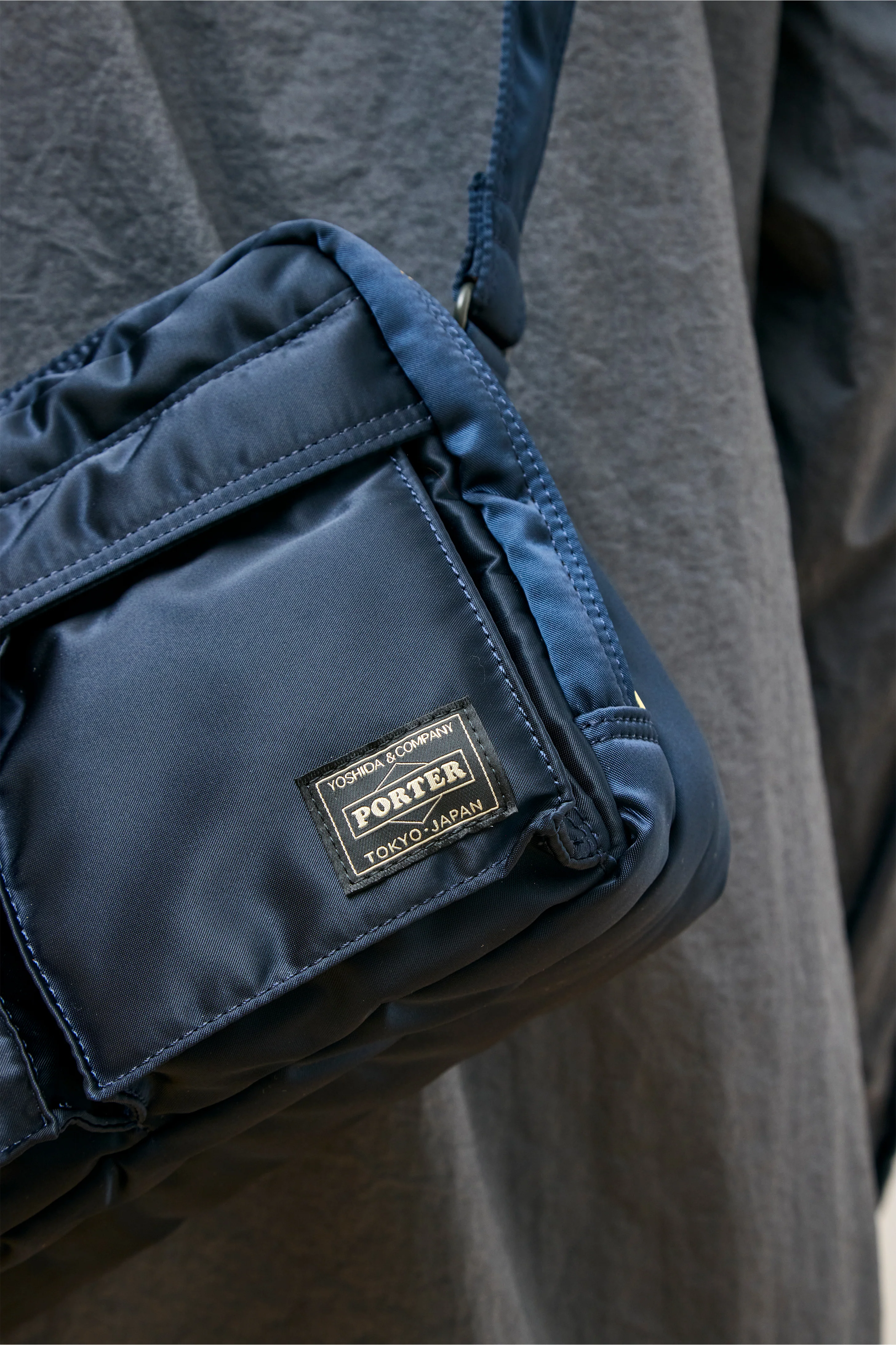 Tanker Sling Bag W-Zip Navy - Image 5