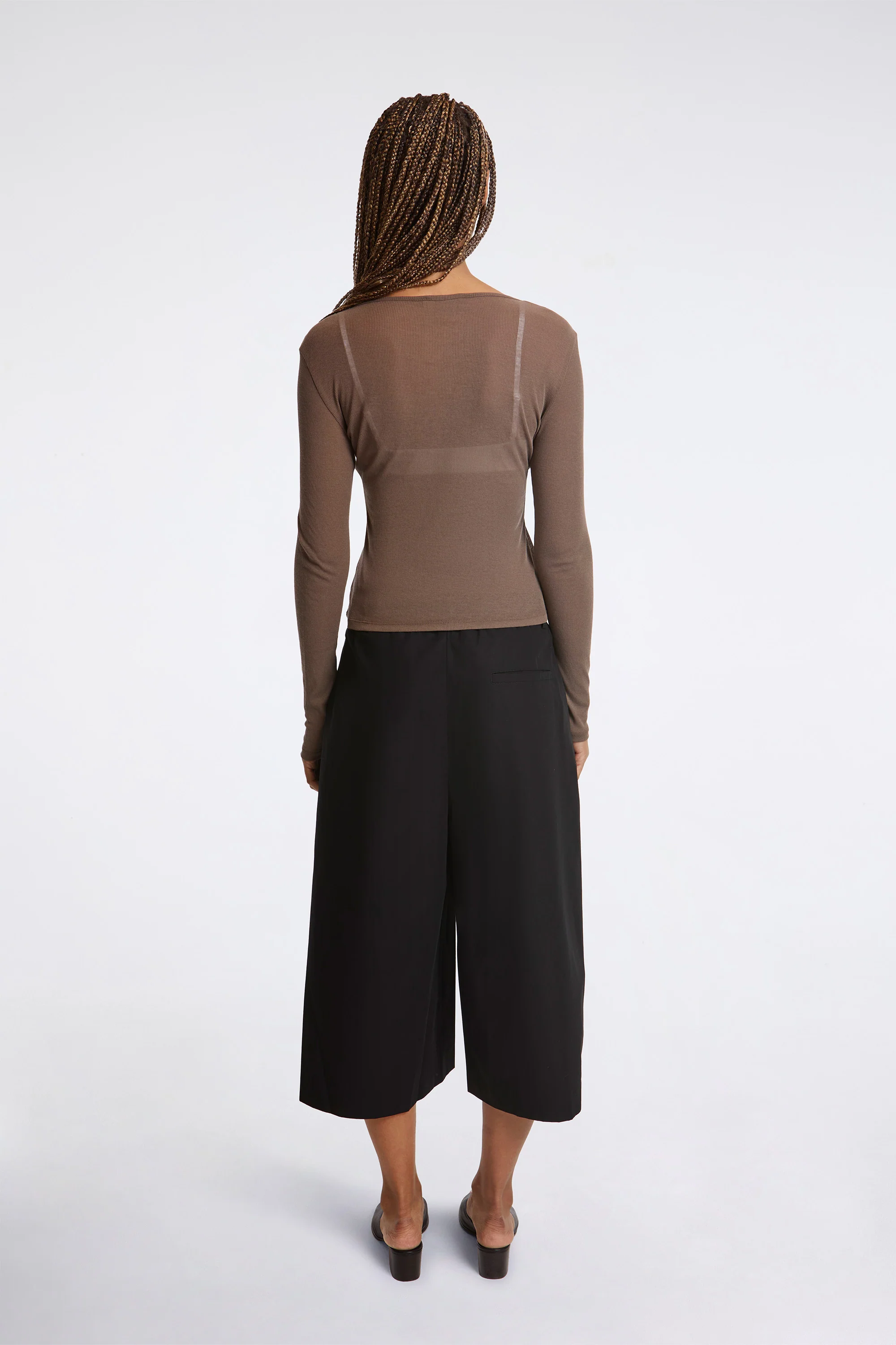 Ribbed Round T-Shirt Brown - Image 5