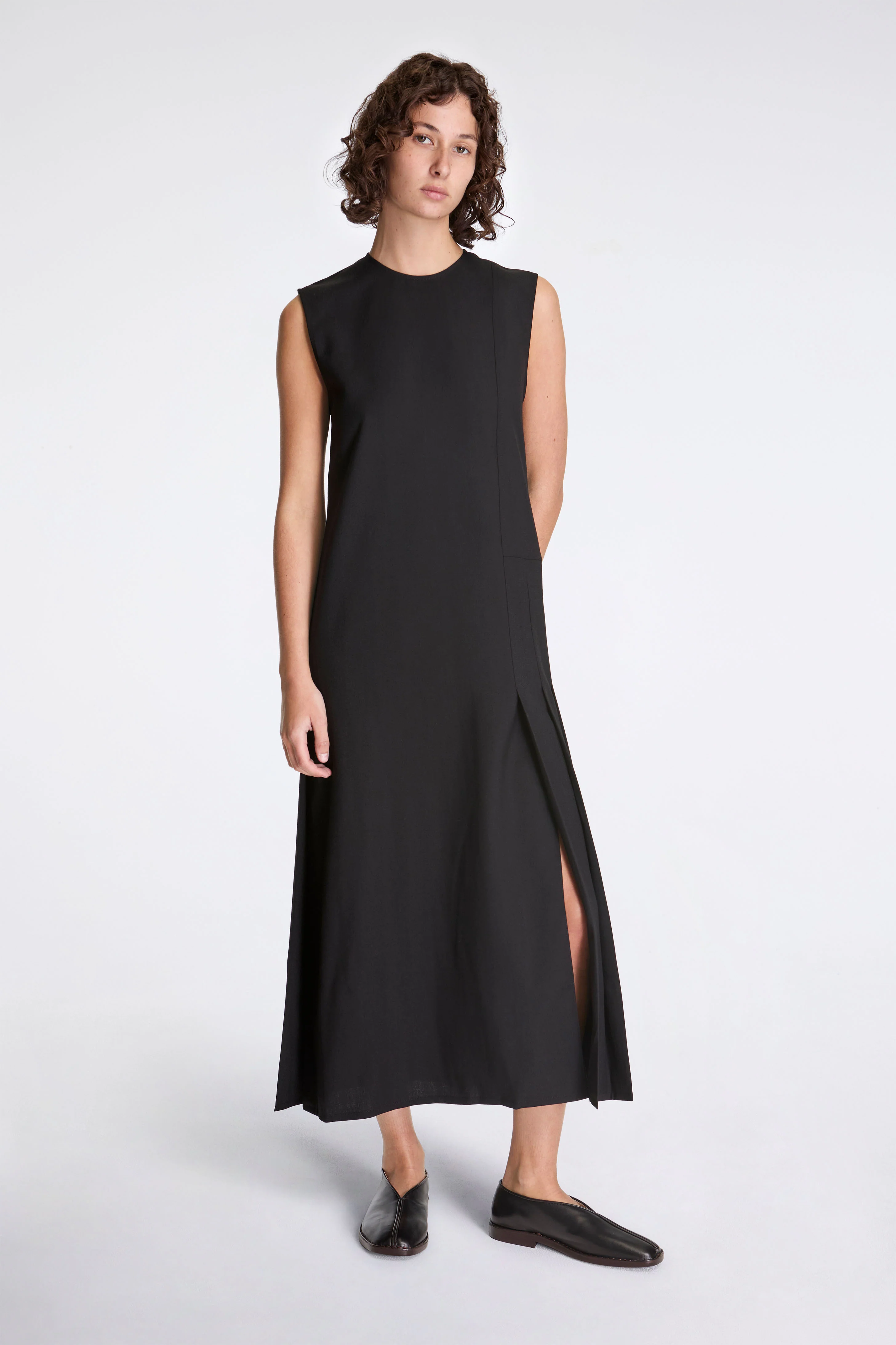 Carat Sleeveless Pleated Dress Black - Image 5