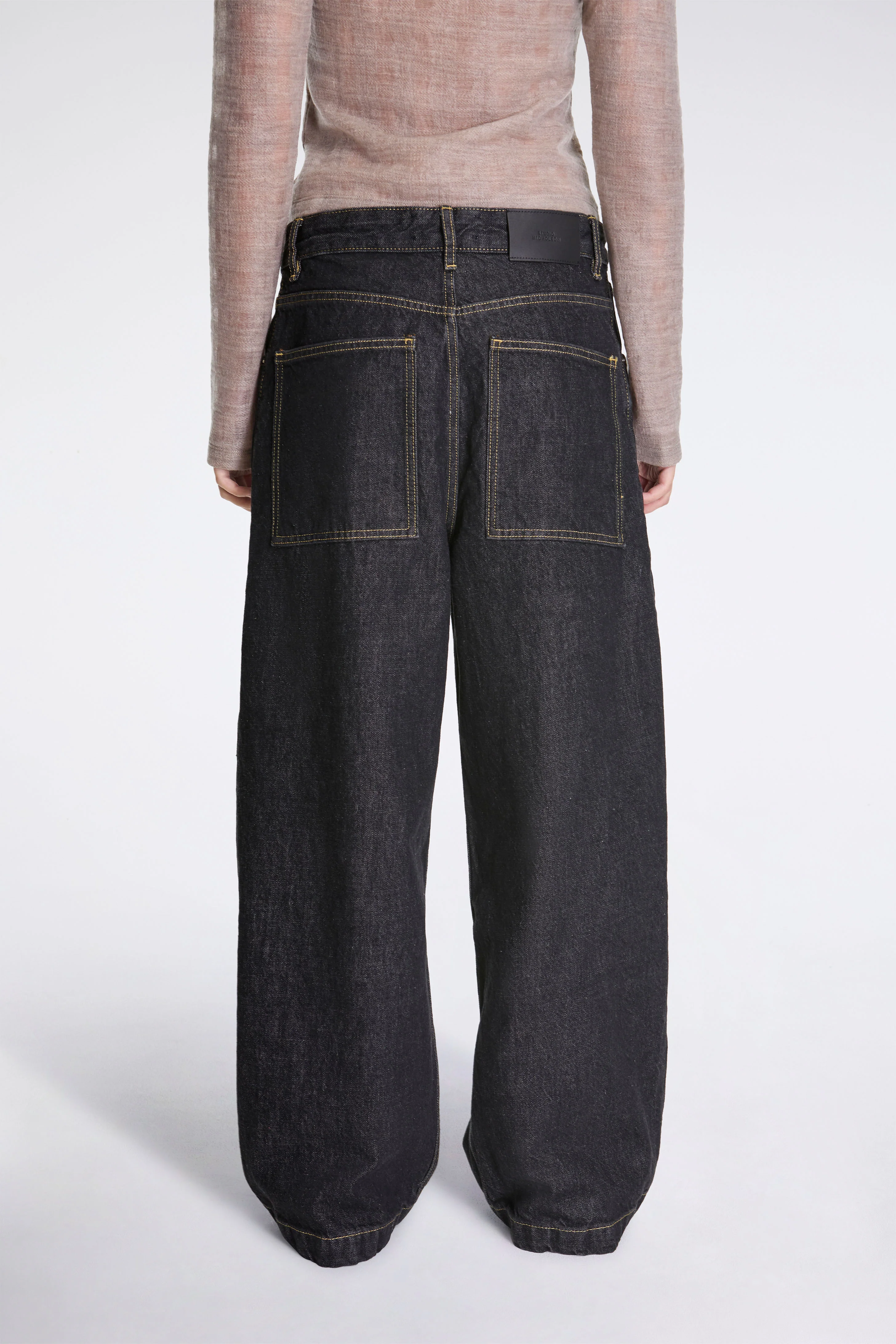 Nieve Curved Leg Pant Black - Image 2