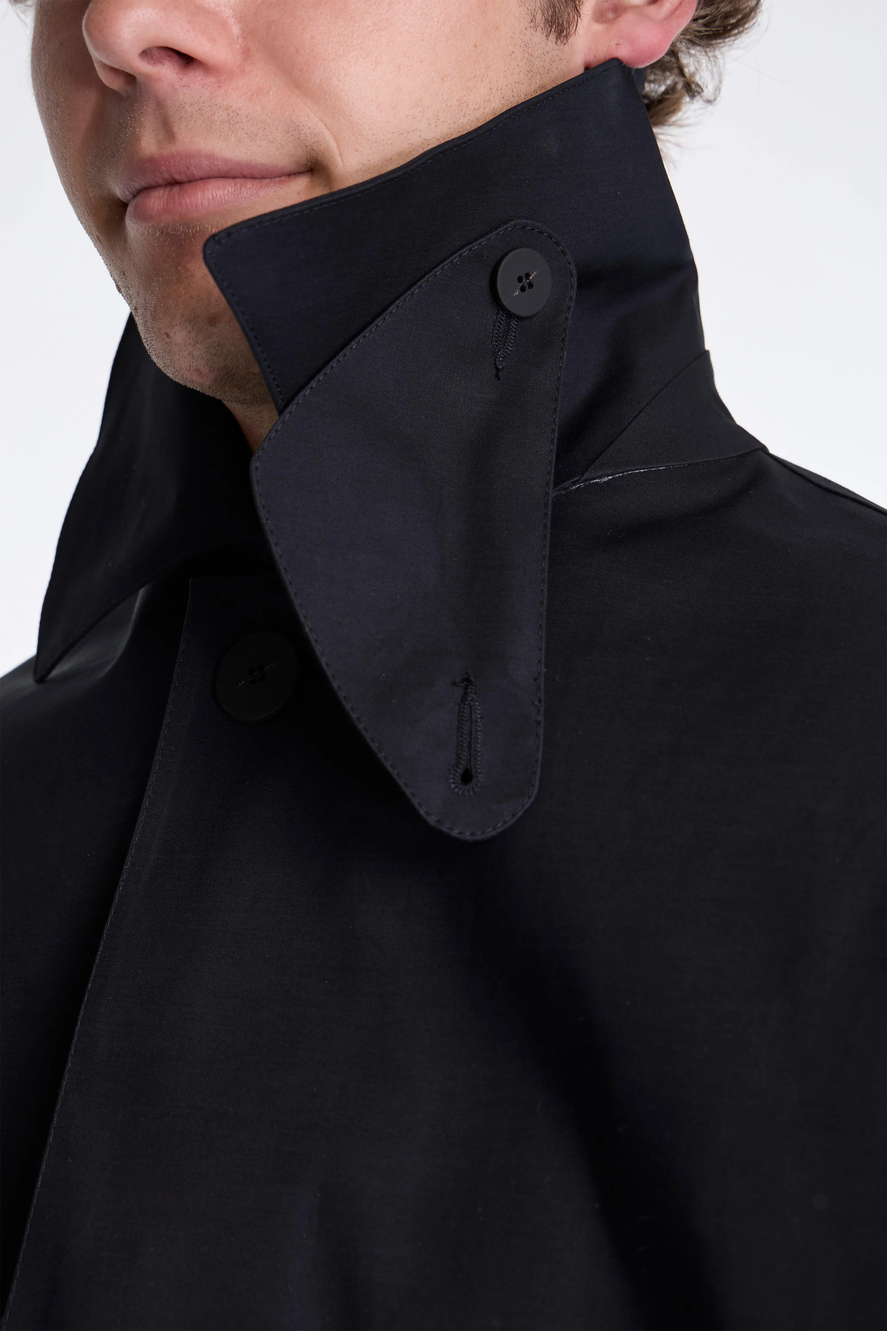 Teviot Mackintosh Coat Black - Image 4