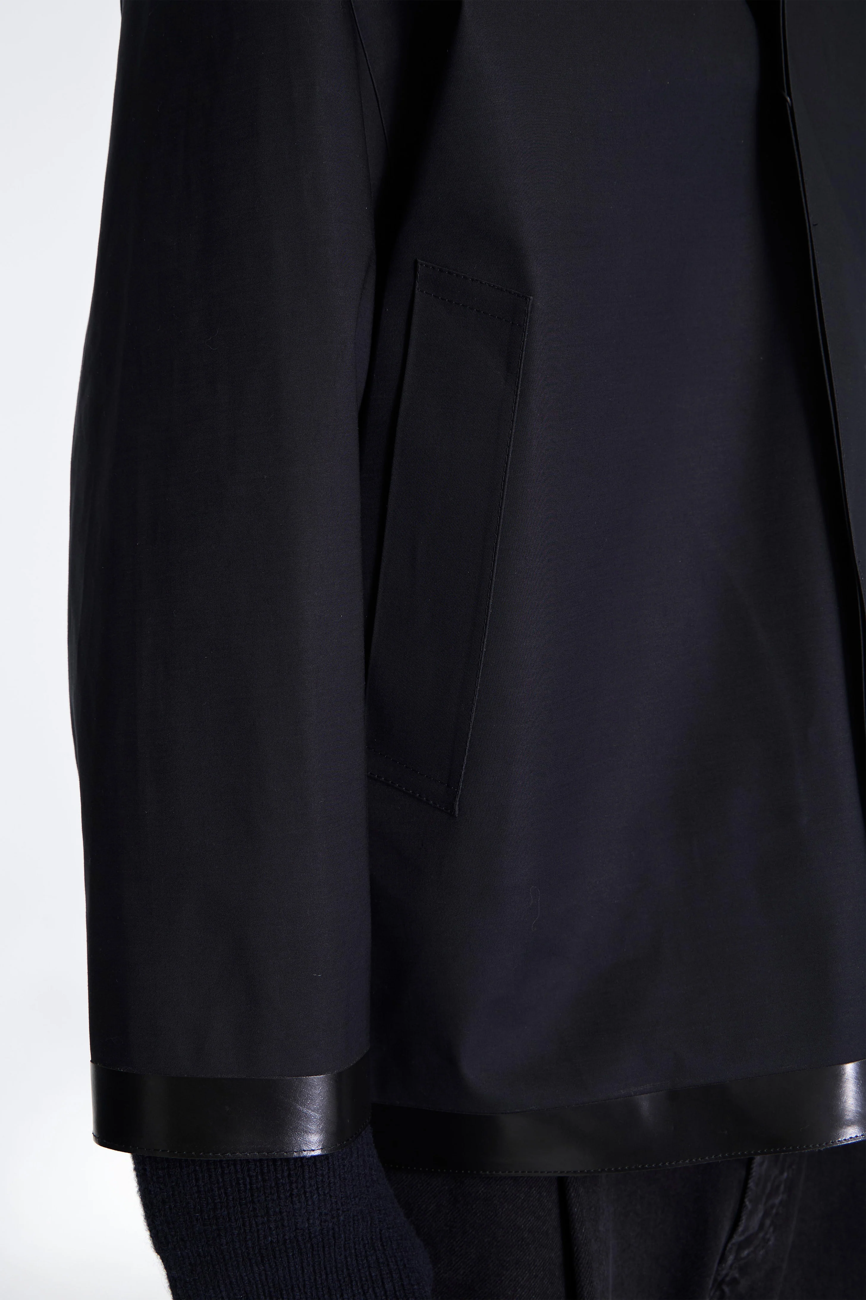 Teviot Mackintosh Coat Black - Image 5