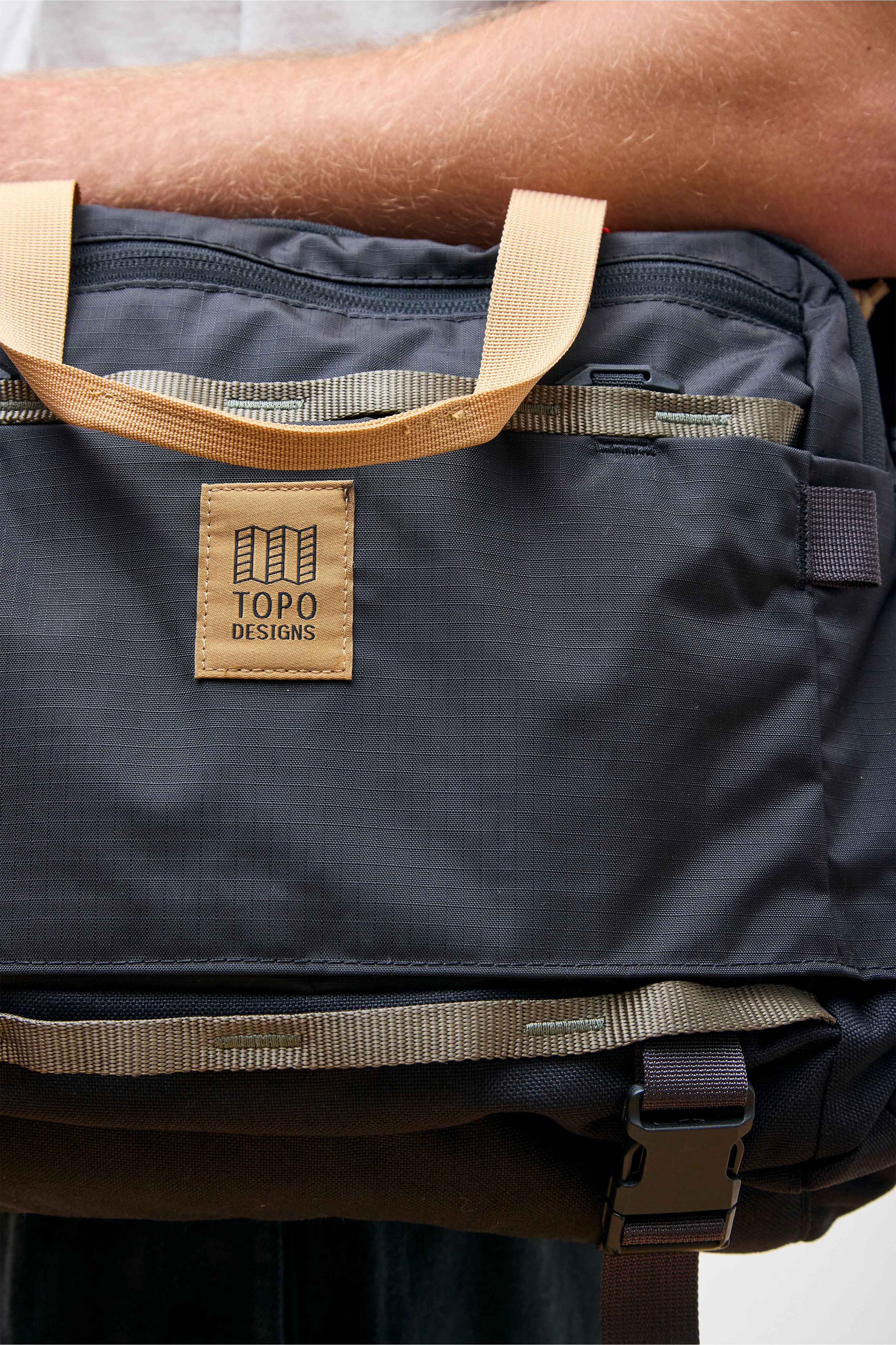 Mountain Cross Bag Black/Neutral - Image 3