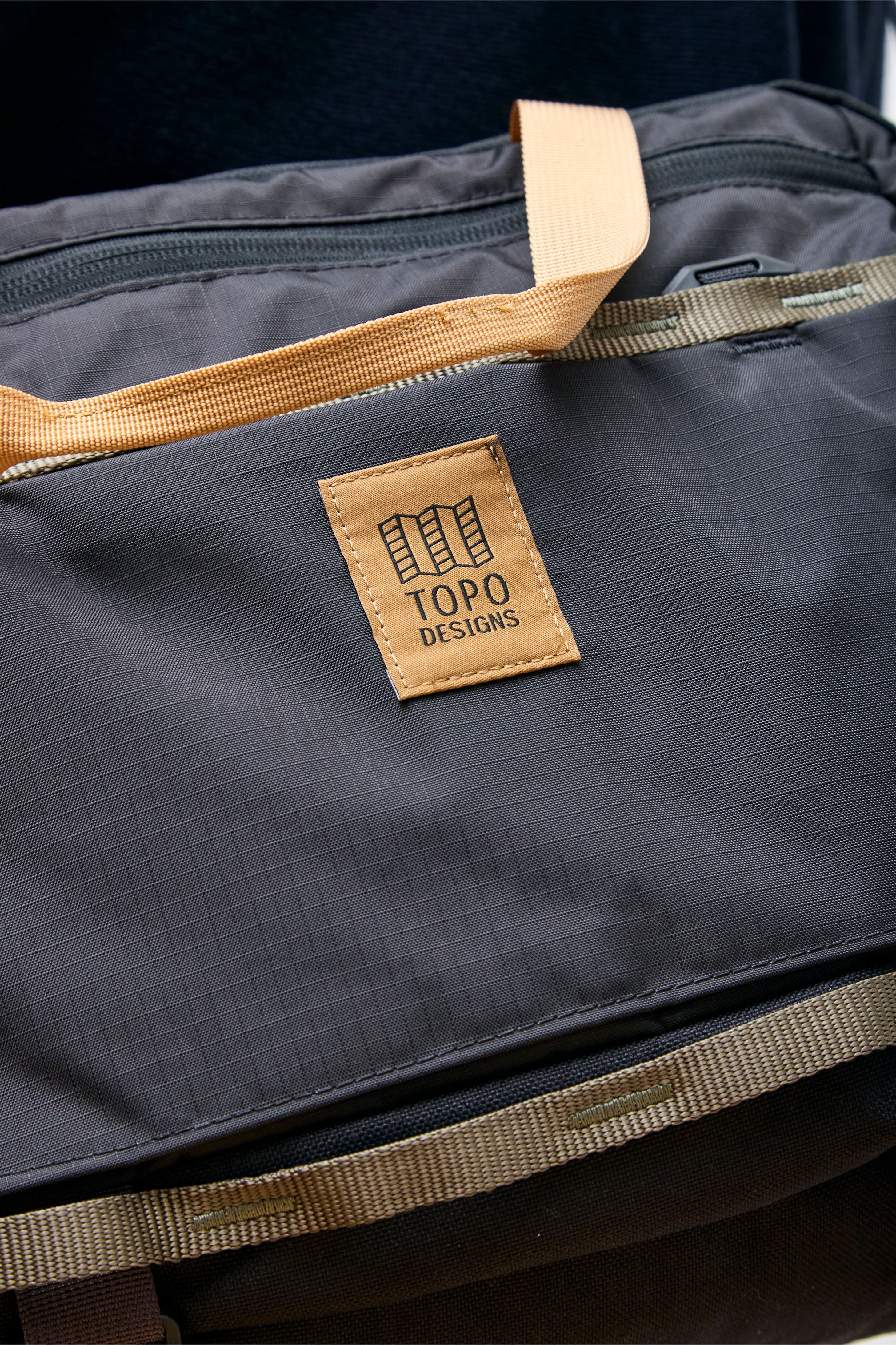 Mountain Cross Bag Black/Neutral - Image 5