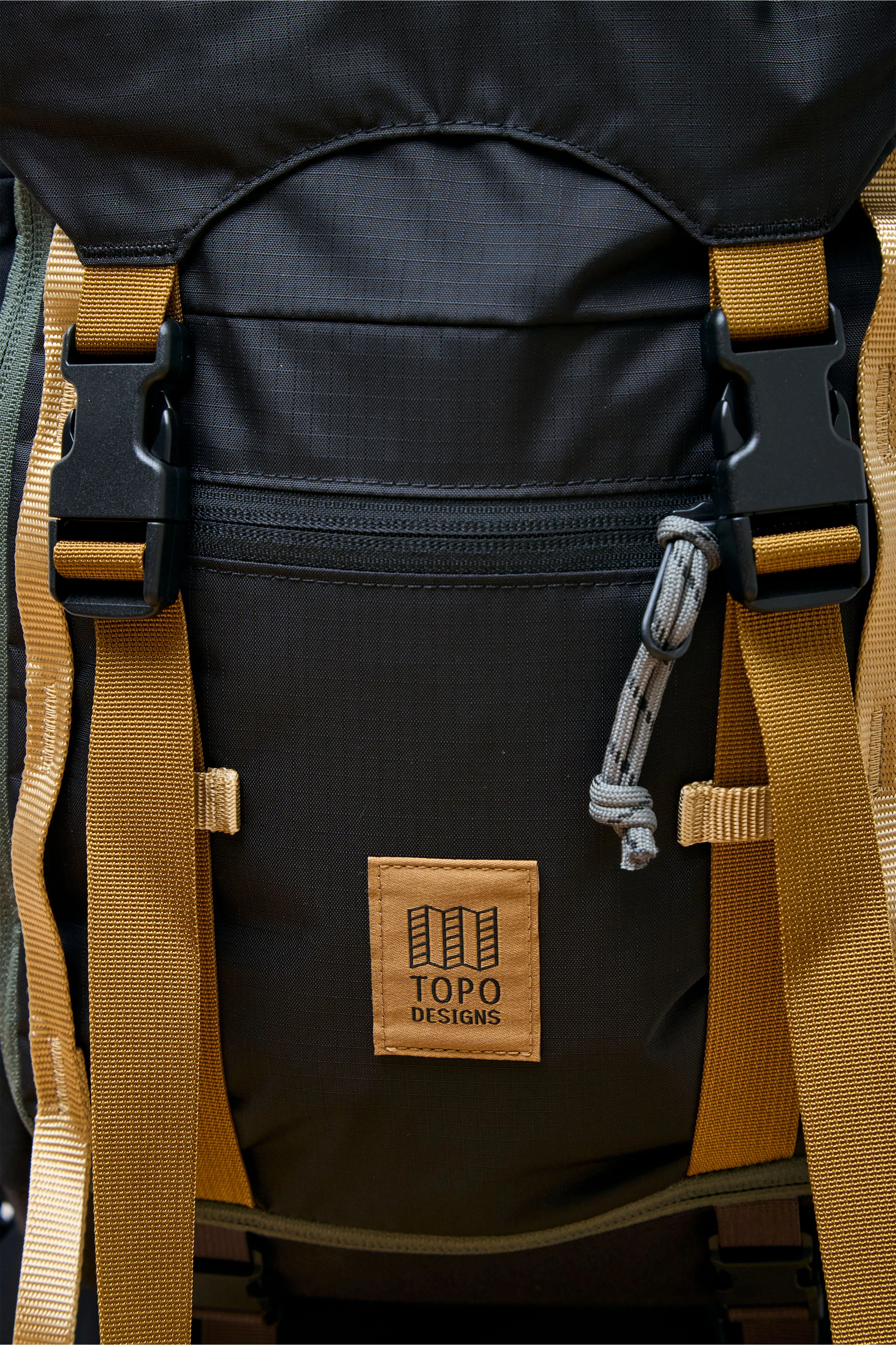 Rover Trail Pack 24L Black/Neutral - Image 4