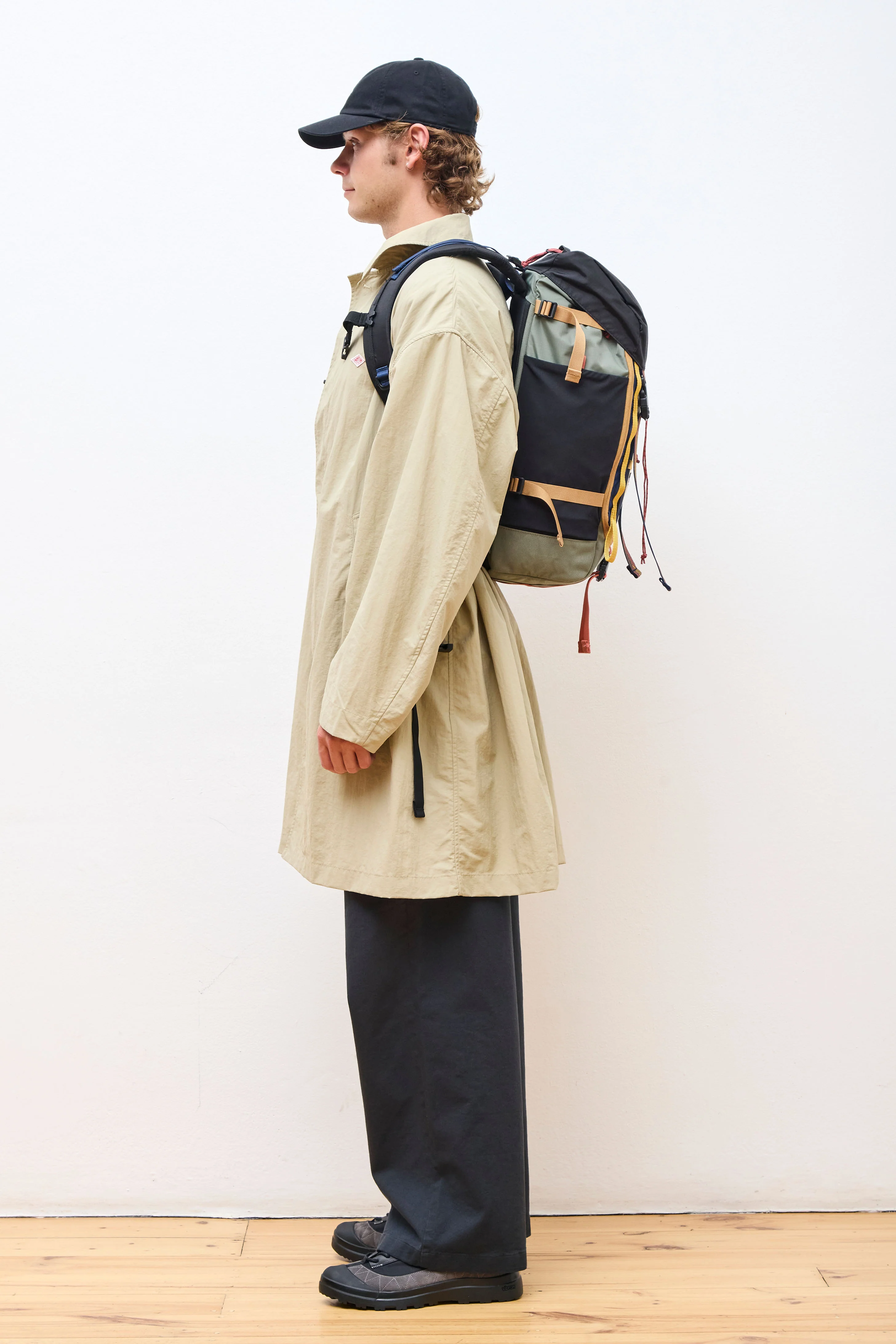 Rover Trail Pack 24L Bone White/Beetle - Image 7