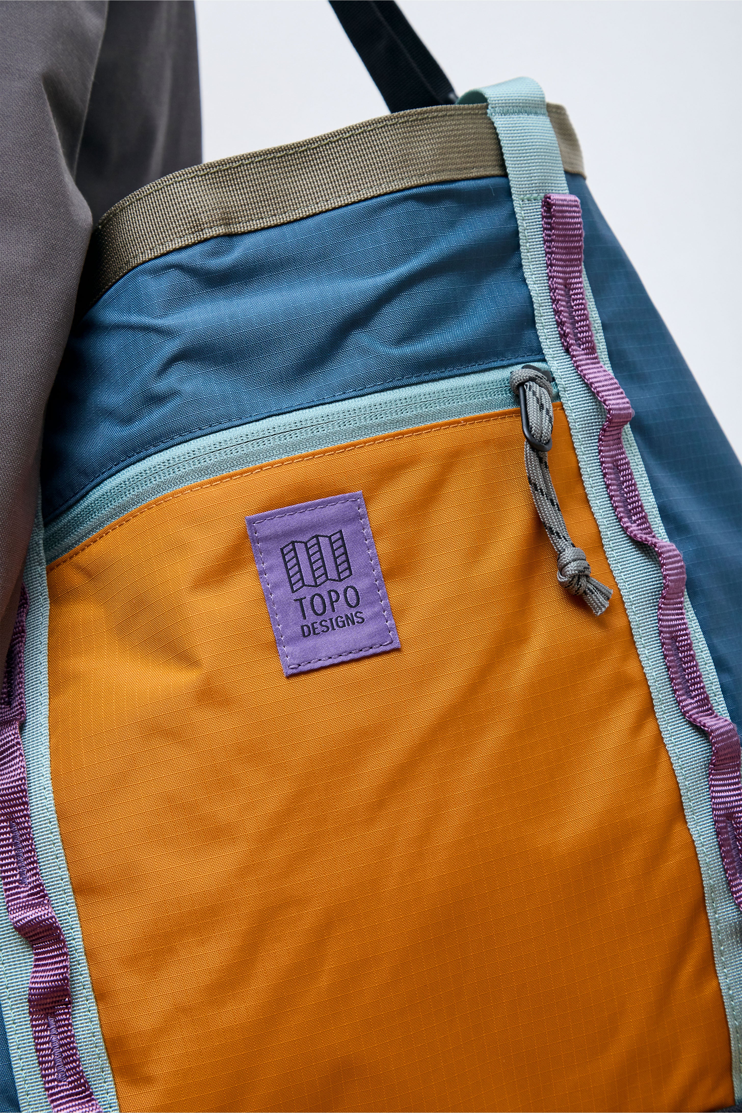 Mountain Utility Tote Pond Blue / Spice - Image 7