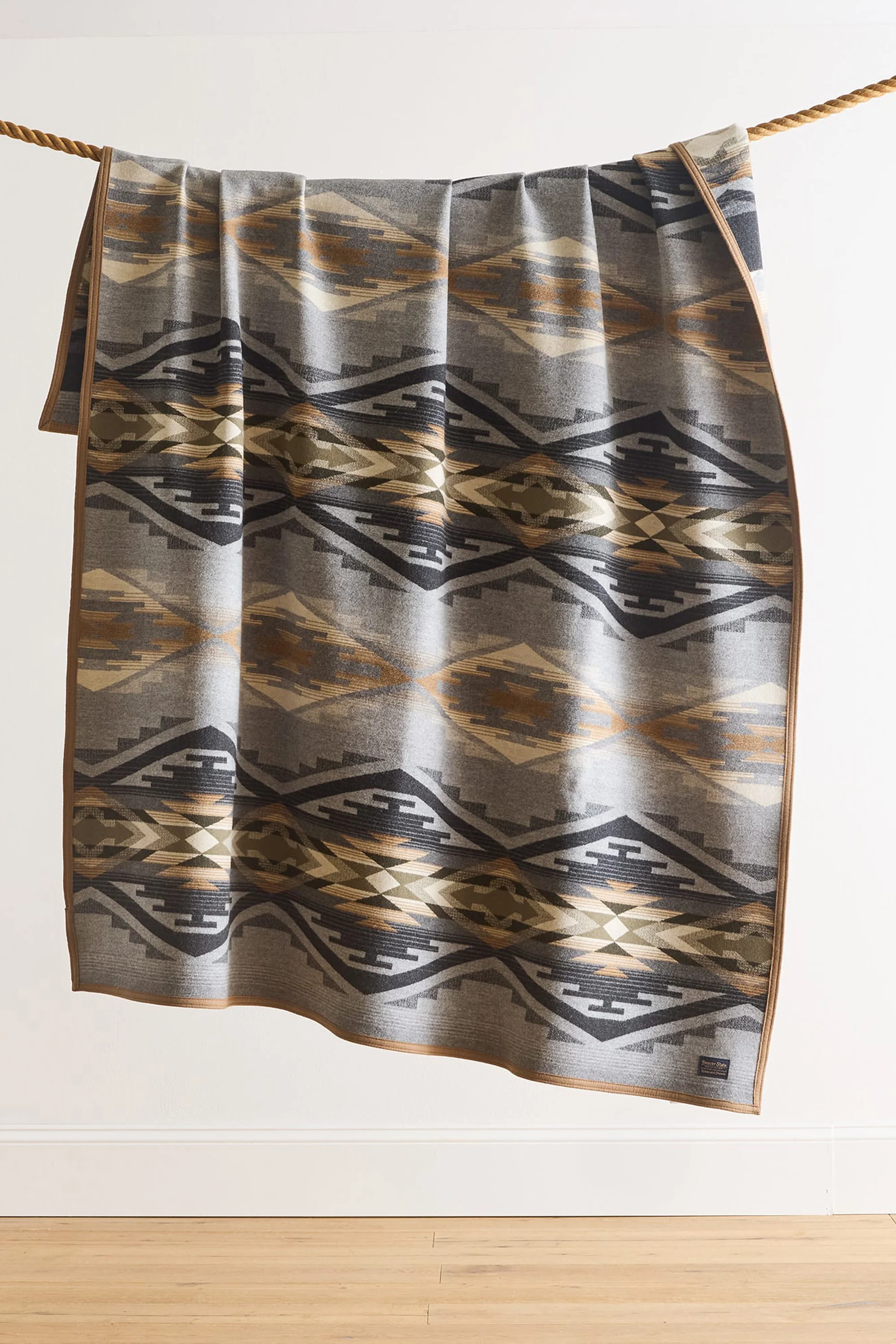 Tumalo Ridge Blanket - Image 4